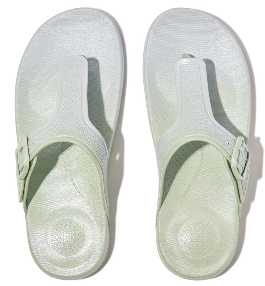 Fitflop Zehentrenner »IQUSHION IRIDESCENT ADJUSTABLE BUCKLE«, Keilabsatz, Sommerschuh, Schlappen mit verstellbarer Schnalle