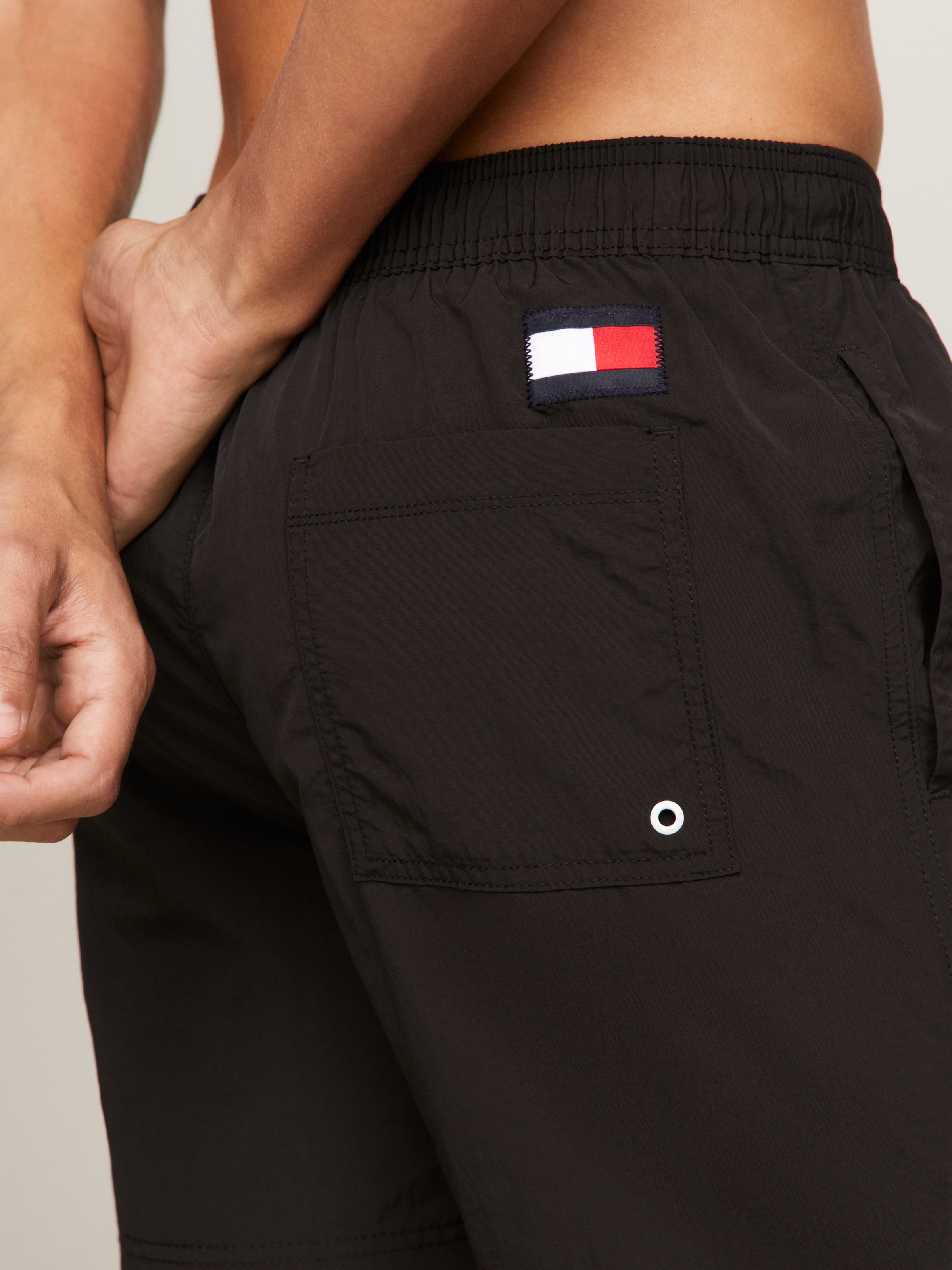 Tommy Hilfiger Swimwear Badeshorts »SF MEDIUM DRAWSTRING« mit Tommy Hilfiger Markenlabel