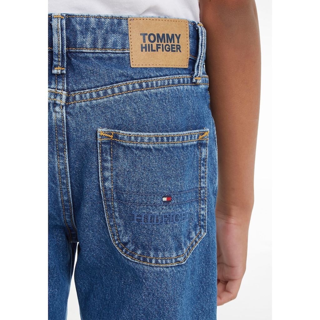 Tommy Hilfiger Stretch-Jeans »SKATER MID BLUE«, mit Leder-Brandlabel am hinteren Bundabschluss