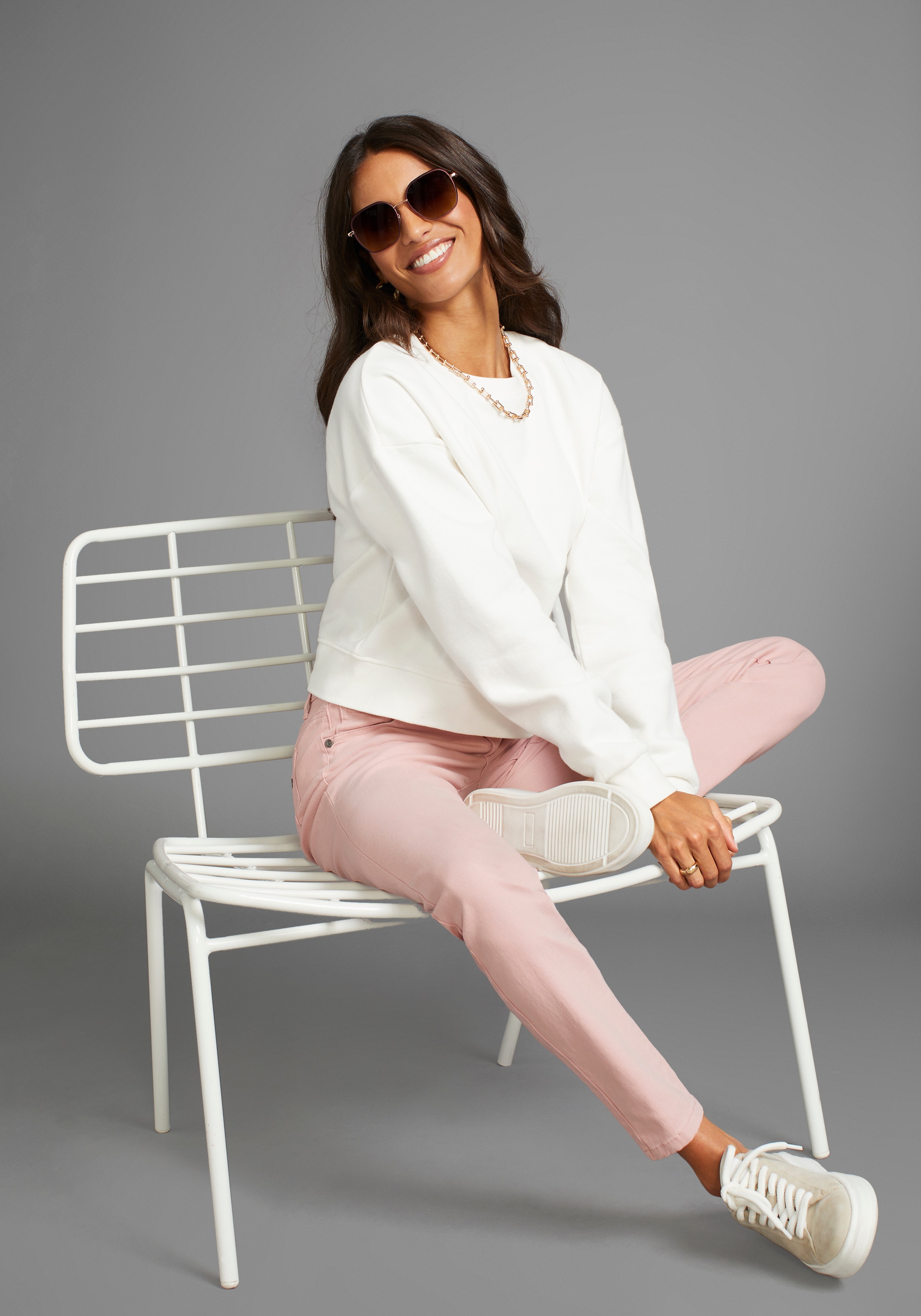 Laura Scott Sweatshirt, Cropped Form