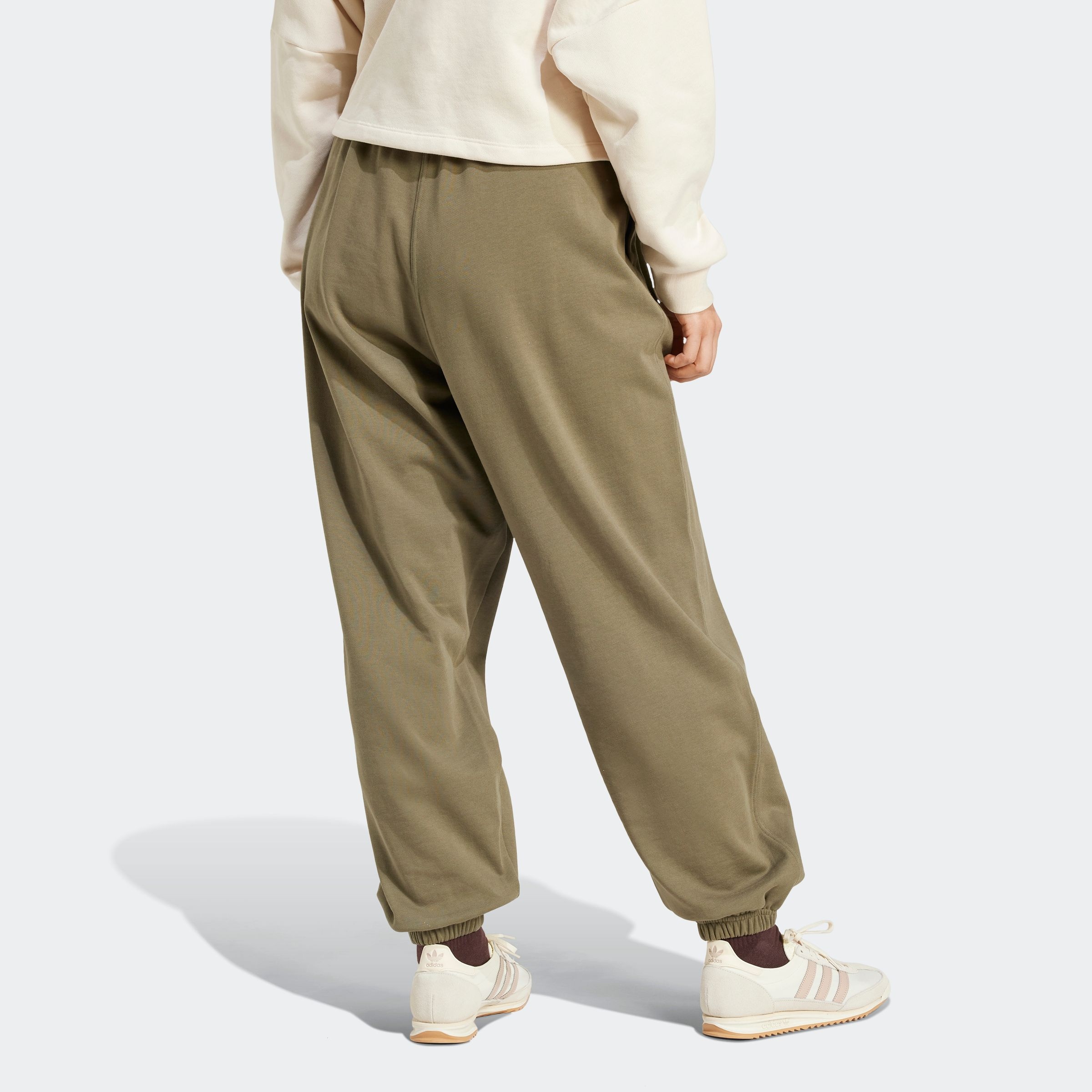 adidas Originals Sporthose »ESS BYFR JOGGER«, (1 tlg.), Boyfriend Style, bequem und lässig, weiches French Terry