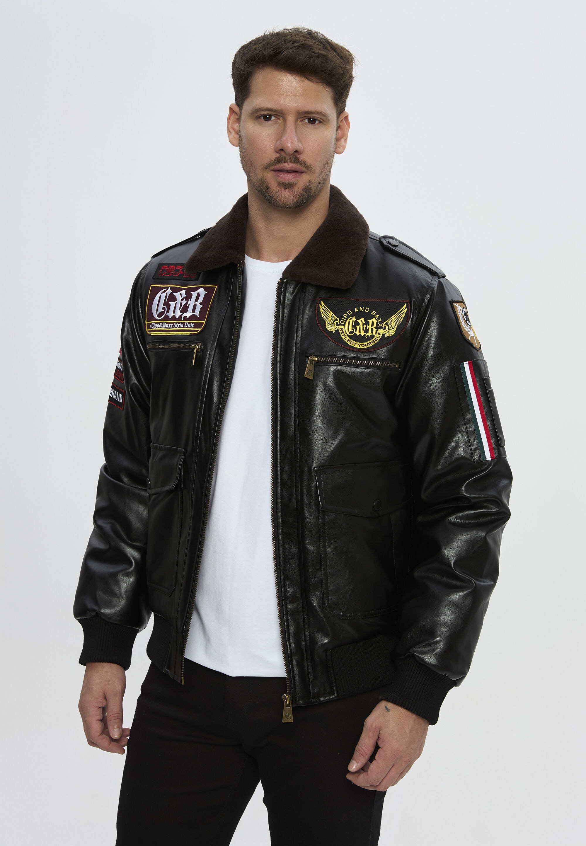 Cipo & Baxx Winterjacke »Winterjacke CM235« mit Kapuze Bomberjacke mit Kunstfellkragen & Patches