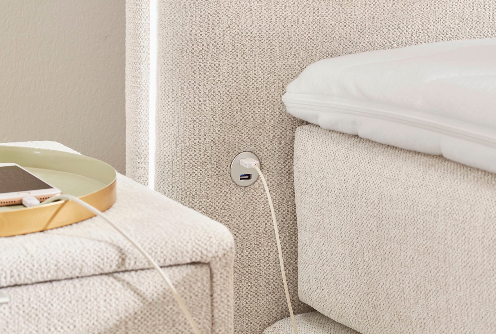 Jockenhöfer Gruppe Boxspringbett »Livia« inklusive LED-Beleuchtung, 4x USB-Ladeports, 7-Zonen-TTFK-Matratze