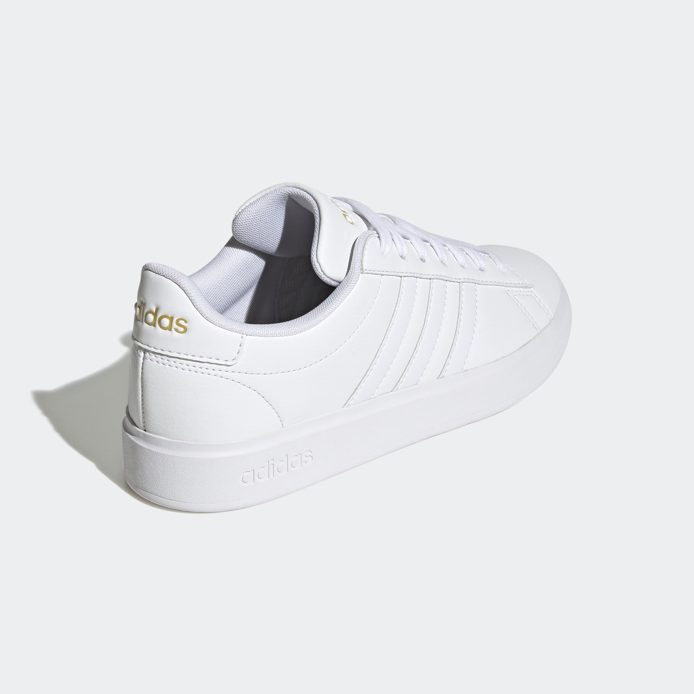 adidas Sportswear Sneaker »GRAND COURT CLOUDFOAM LIFESTYLE COURT COMFORT«, Design auf den Spuren des adidas Superstar