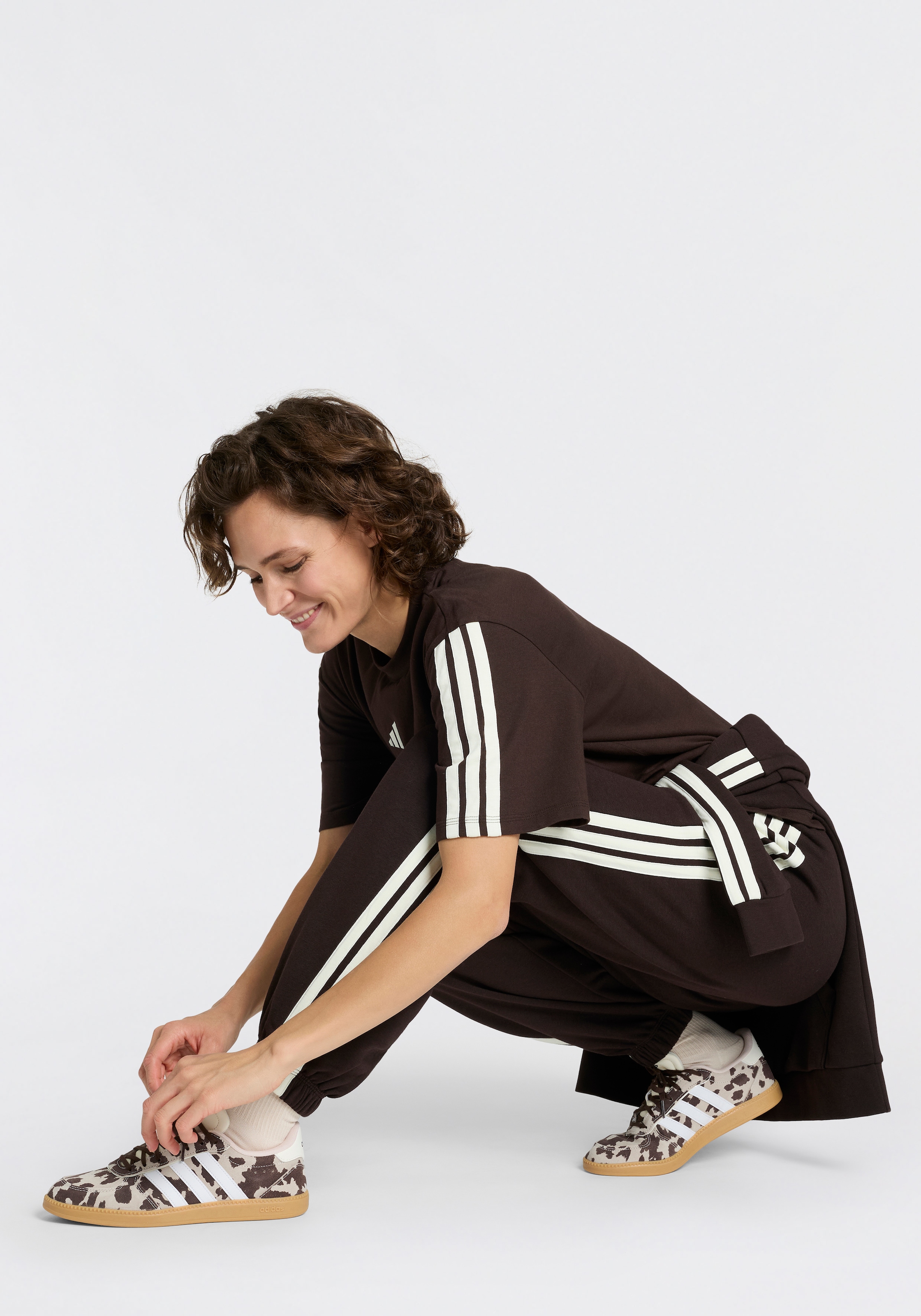 adidas Sportswear Sneaker »BREAKNET SLEEK«  inspiriert vom Design des adidas handball spezial