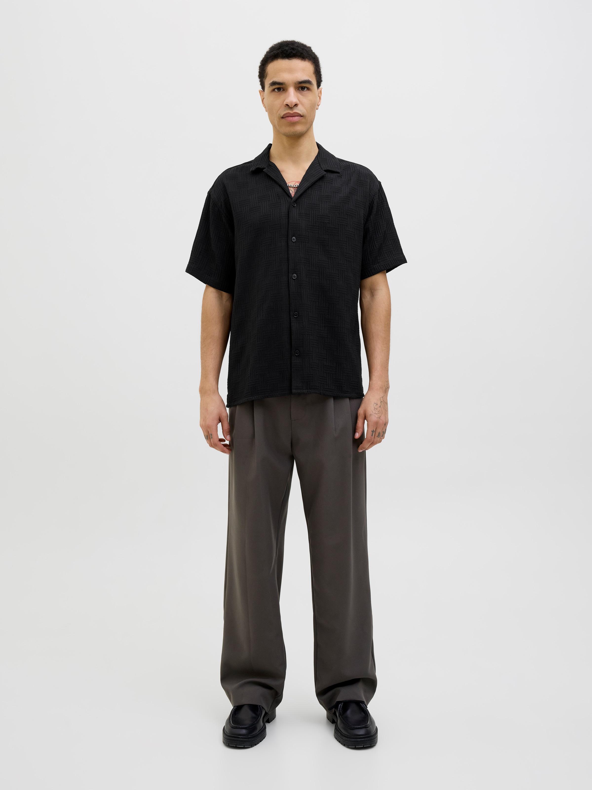 Jack & Jones Kurzarmhemd »JJEMATTEO RESORT SHIRT SS SN«, mit Resort Kragen