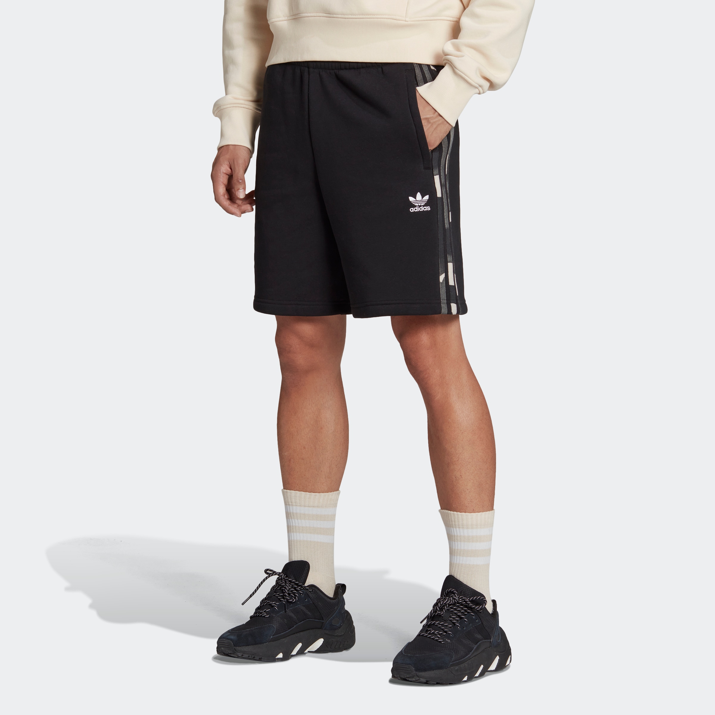 CAMO (1 online adidas tlg.) bei Shorts shoppen »GRAPHICS 3-STREIFEN«, Originals OTTO
