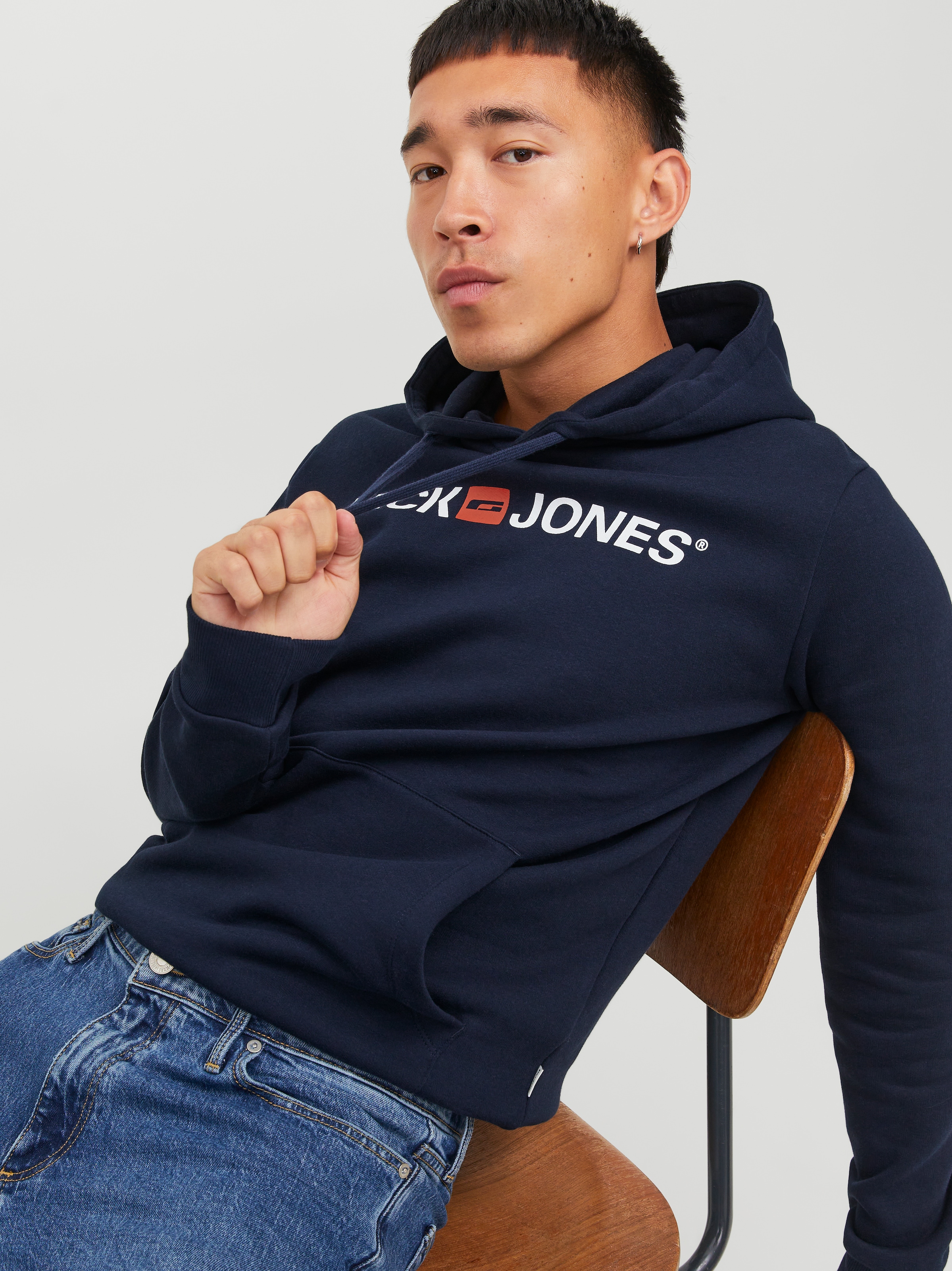 Jack & Jones Kapuzensweatshirt »JJECORP Hoodie mit Logo und hohem Tragekomfort«, bedruckt, casual, regular fit, Baumwollmischung, Rundhals
