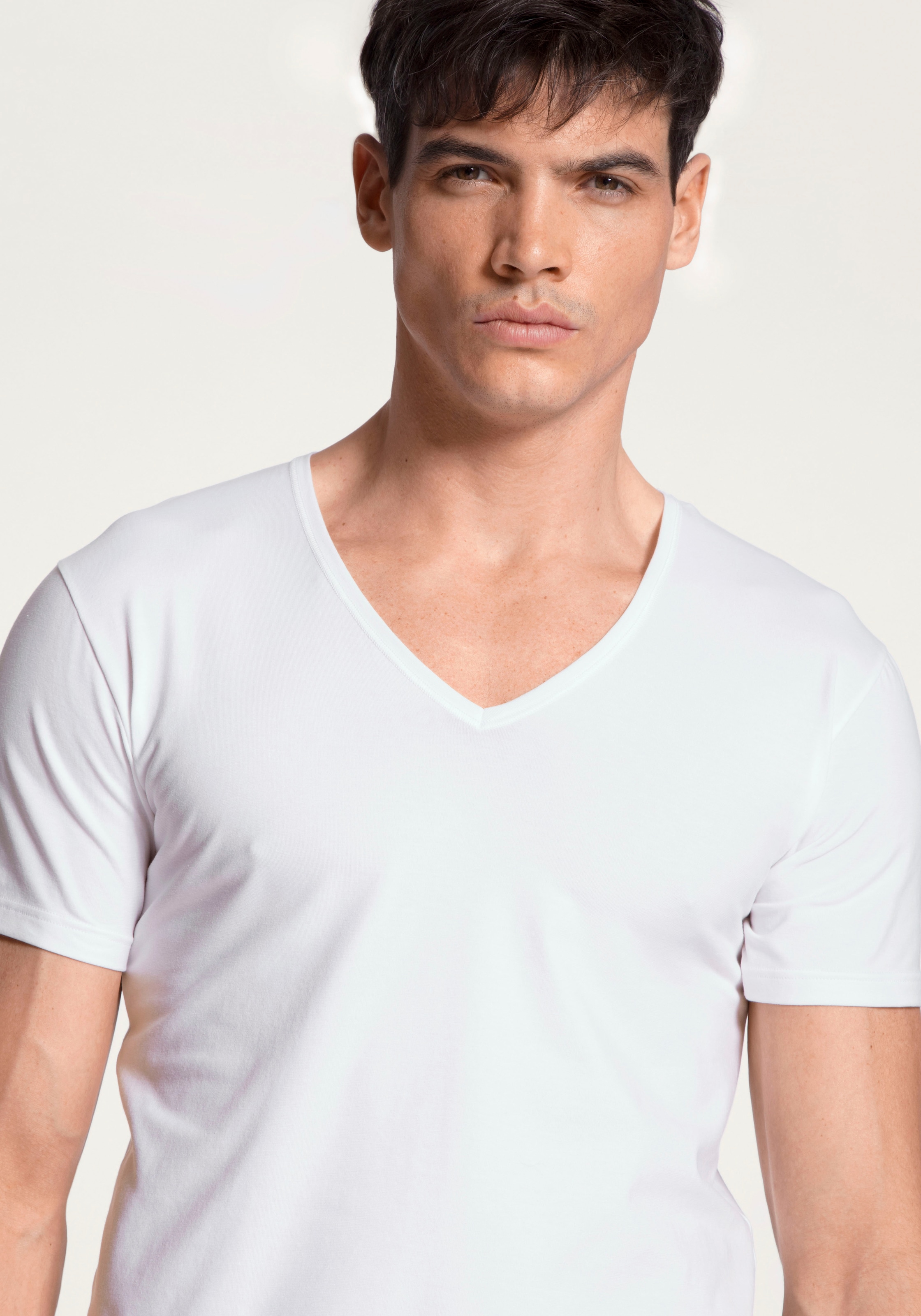 CALIDA T-Shirt »Cotton Code«, mit V-Ausschnitt und perfekter Passform