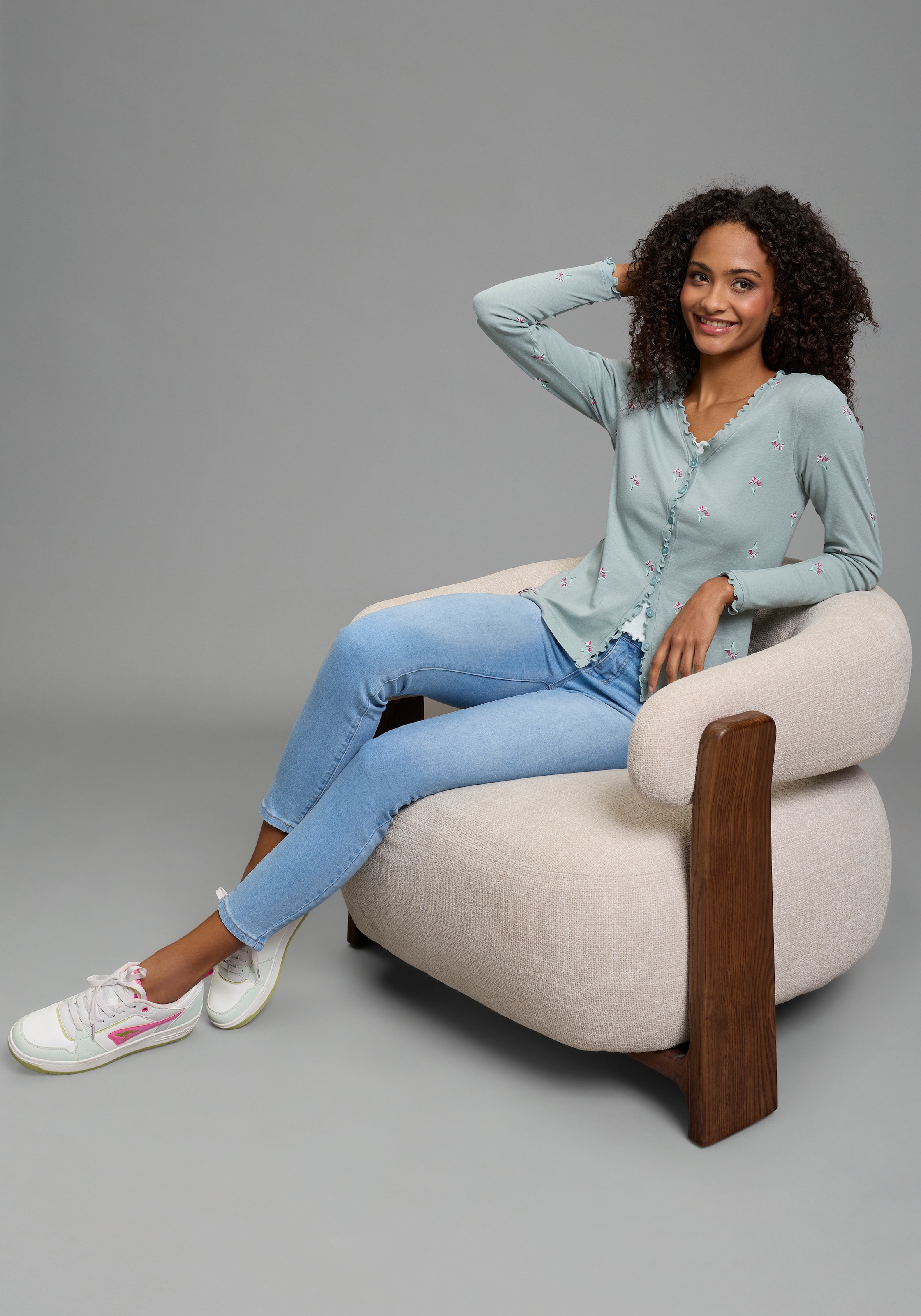 KangaROOS Langarmshirt mit Blumendruck und Knopfleiste