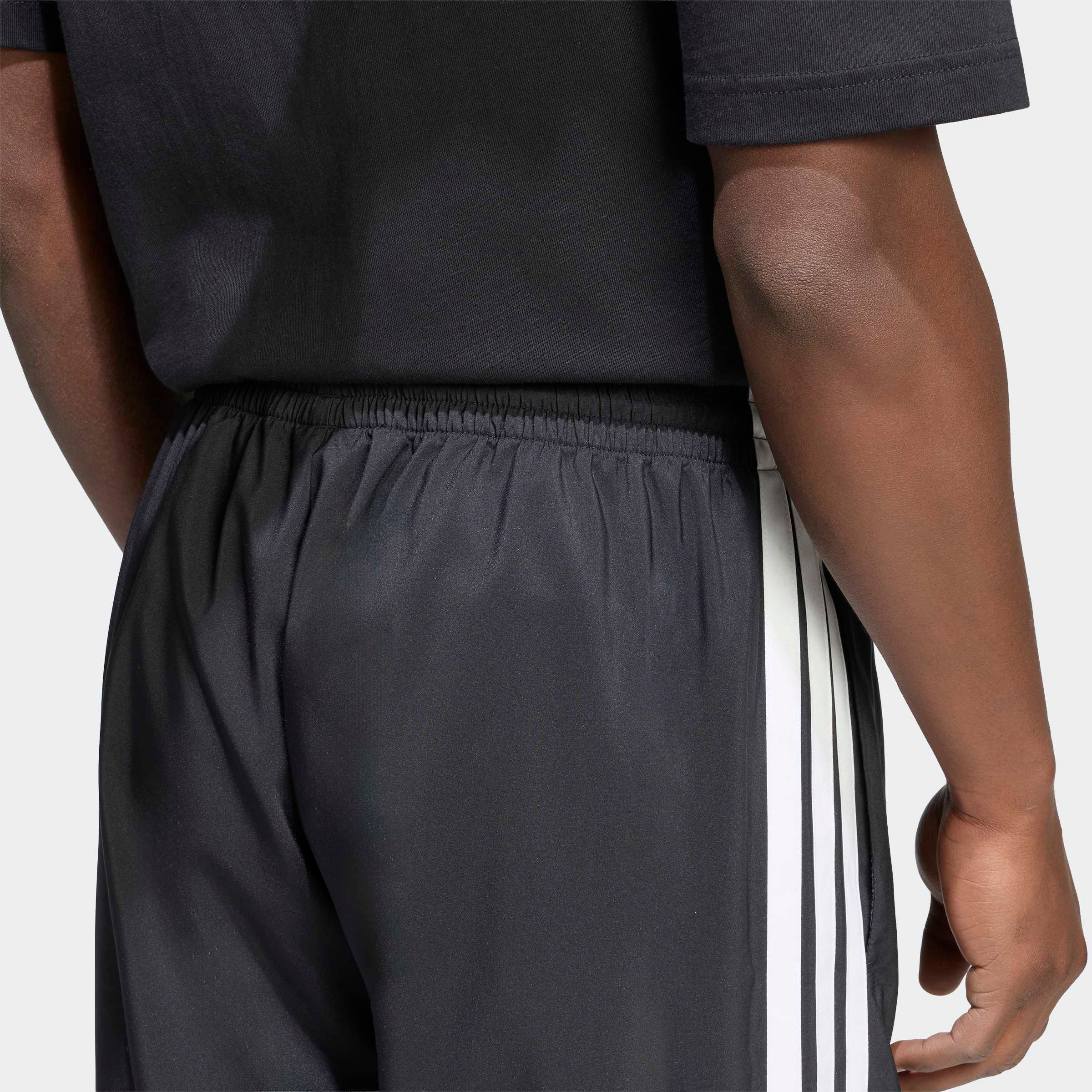 adidas Sportswear Sporthose »ESSENTIALS 3-STREIFEN STANFORD LITE WOVEN TAPERED OPEN HEM«