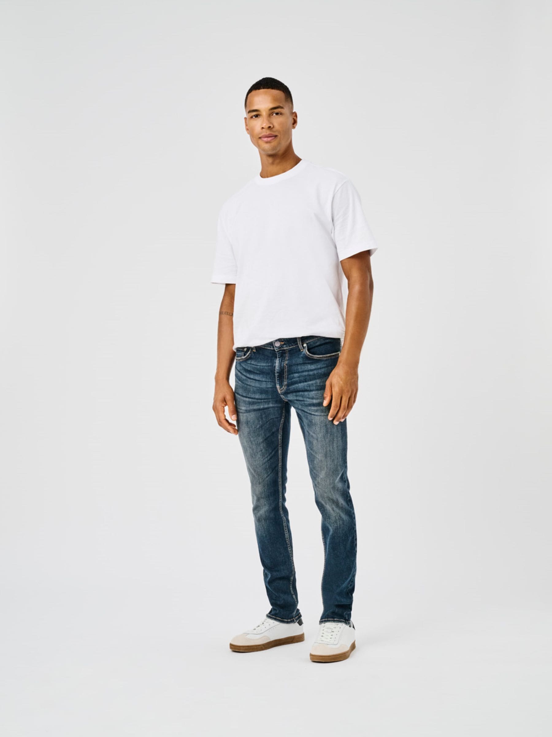 ONLY & SONS Slim-fit-Jeans »ONSLOOM SLIM EBONY 0366« mit niedriger Taille, sehr elastischer Denim