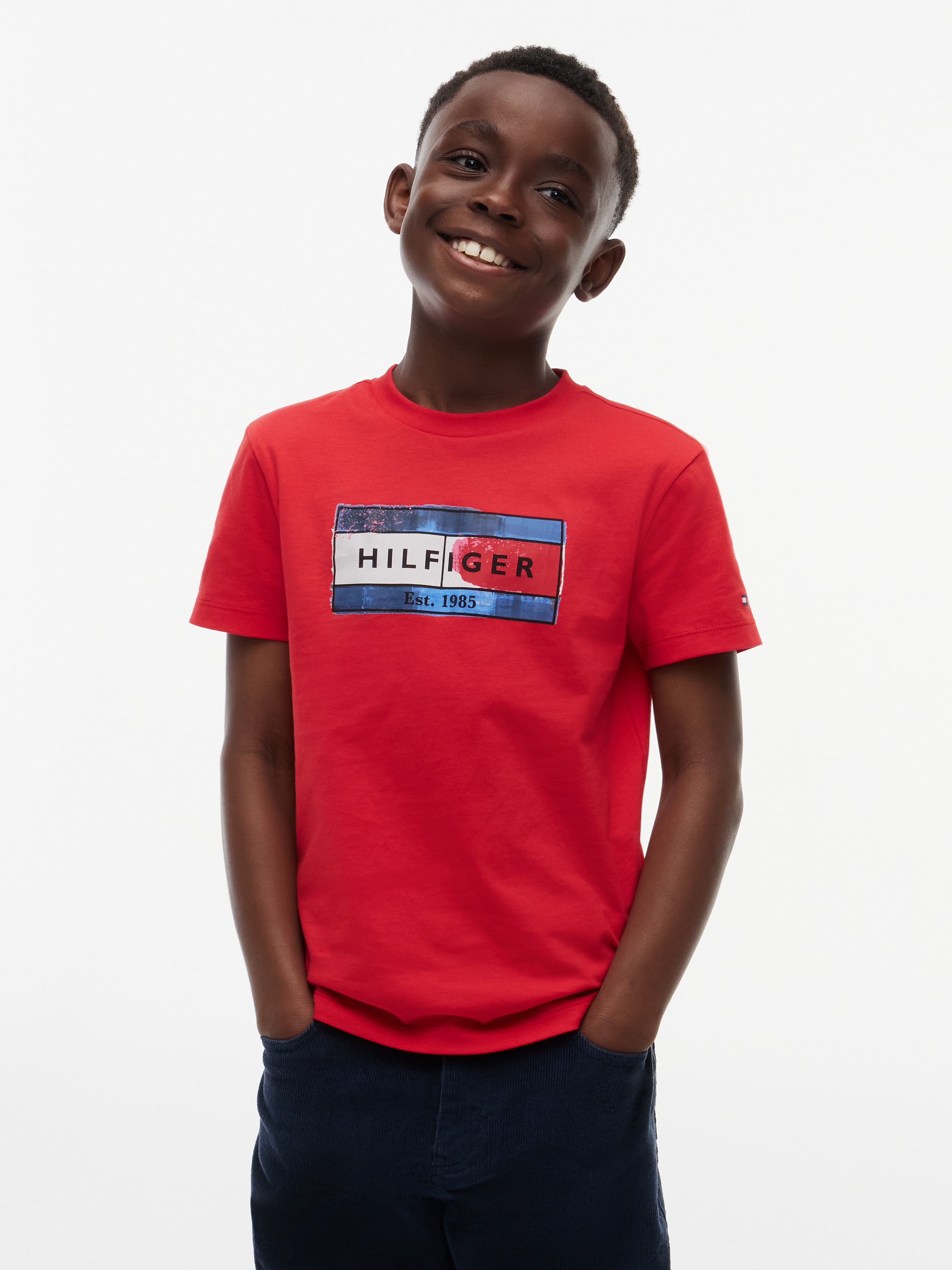 Tommy Hilfiger T-Shirt »HILFIGER FLAG GRAPHIC TEE« Rundhalsausschnitt, Regular Fit, Kinder bis 16 Jahre