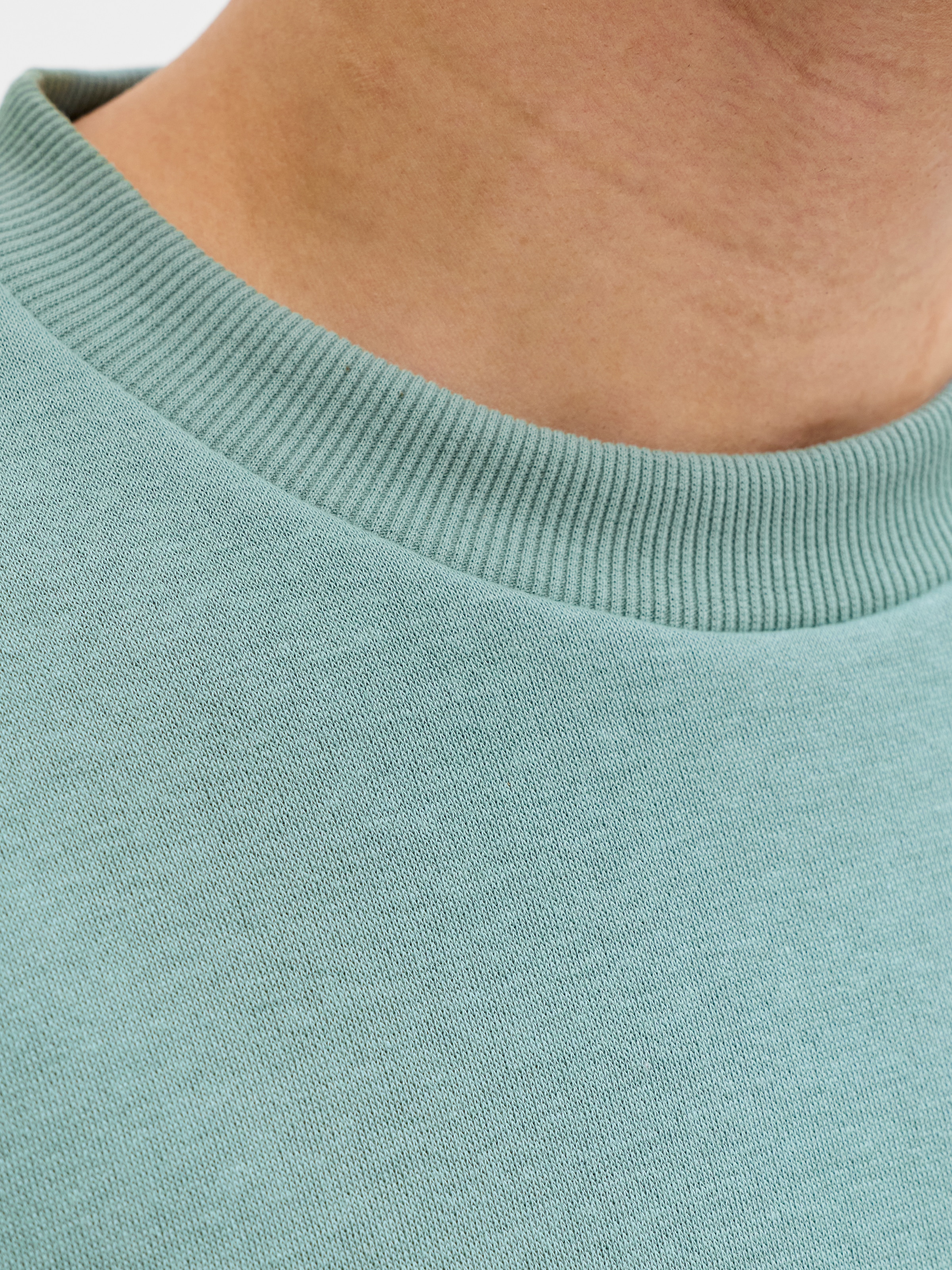 Jack & Jones Sweatshirt »JJEBRADLEY  mit Rippbündchen für Alltag und Freizeit«, Materialmix, relaxed fit
