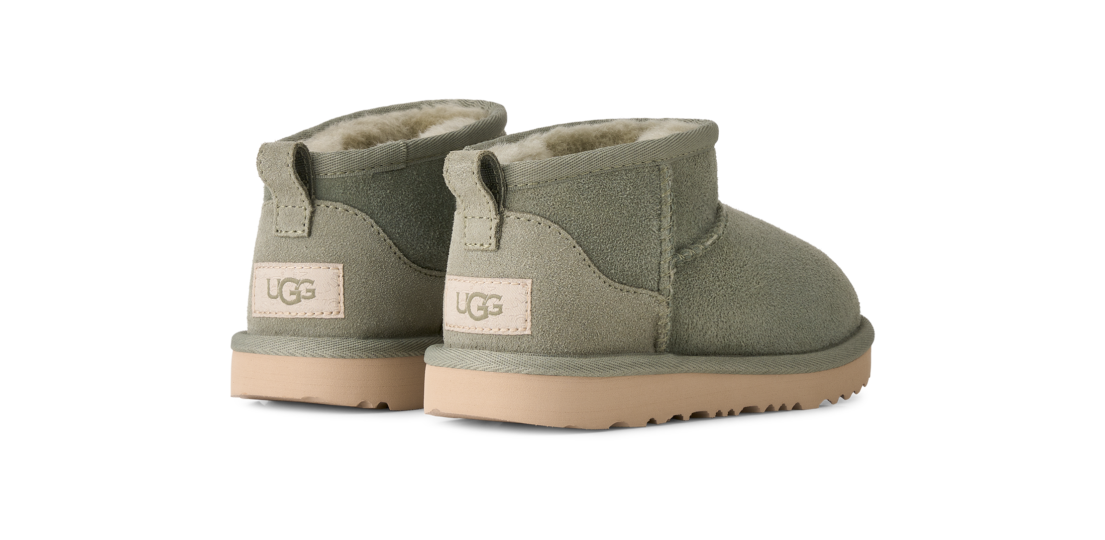UGG Winterboots »UNISEX, CLASSIC Ultra Mini«  Schlupfboots mit UGG-Aufnäher an der Ferse