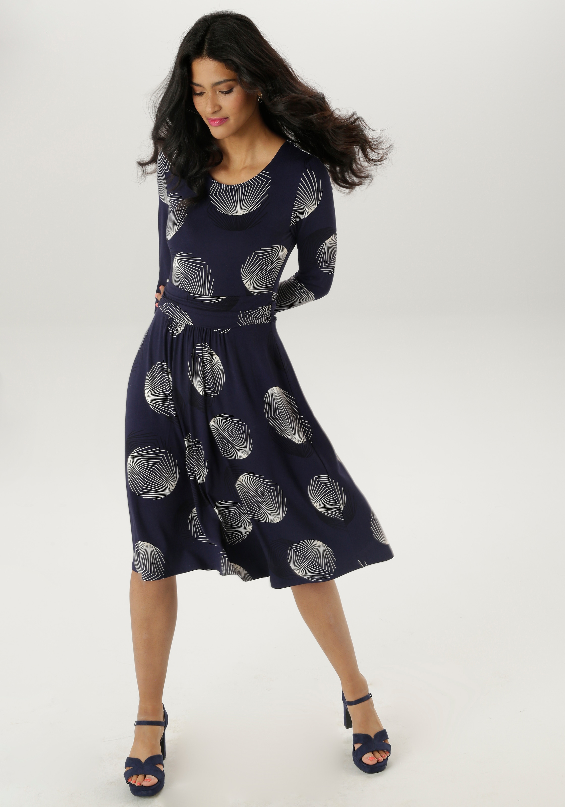 Aniston SELECTED Jerseykleid, mit figurbetonenden Raffungen in der Taille
