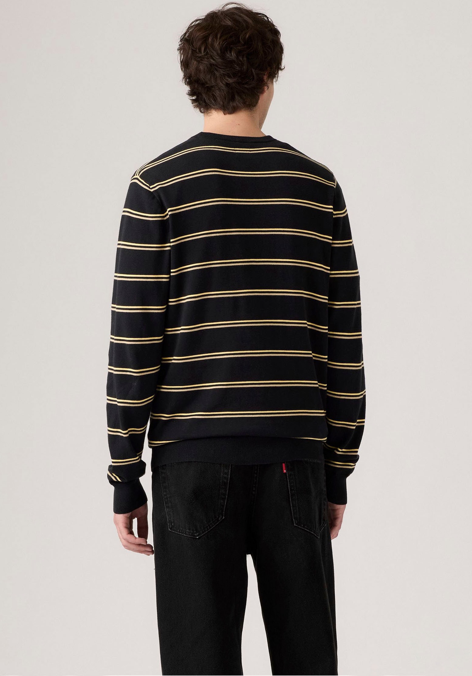 Levi's® Rundhalspullover, Formstabiler Feinstrick dank Elasthan