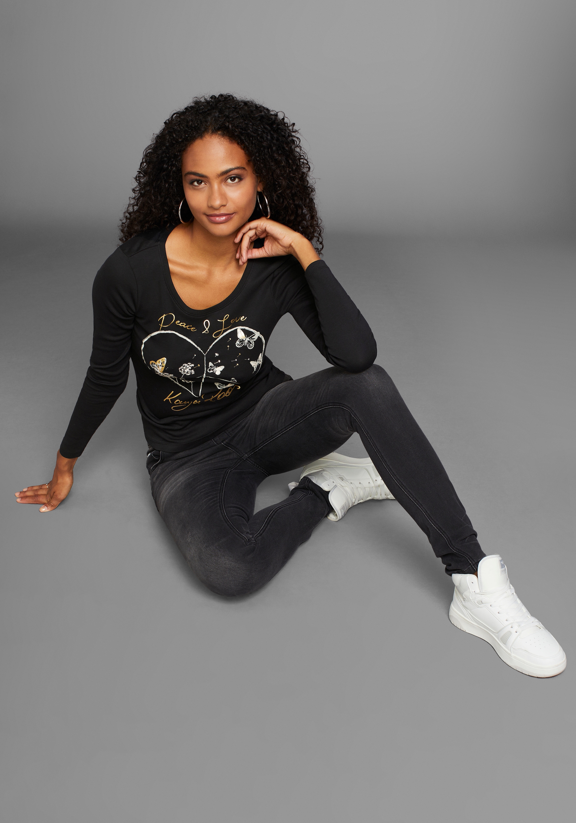KangaROOS Langarmshirt, mit Herz-Print