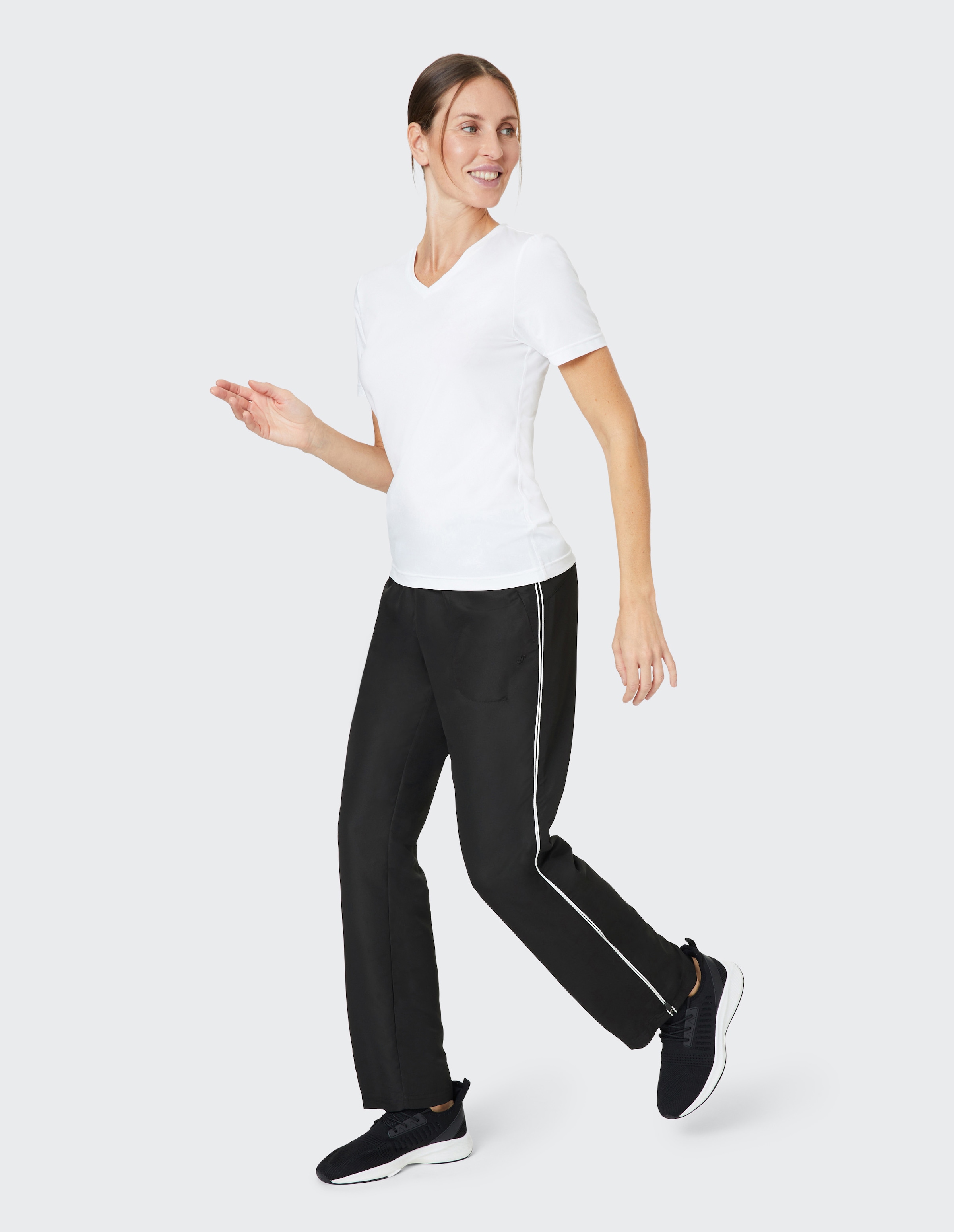 Joy Sportswear Sporthose »WEBHOSE MERRIT«  sportlicher Seitenstreifen, als Überhose beim Warm-Up, aus Polyester