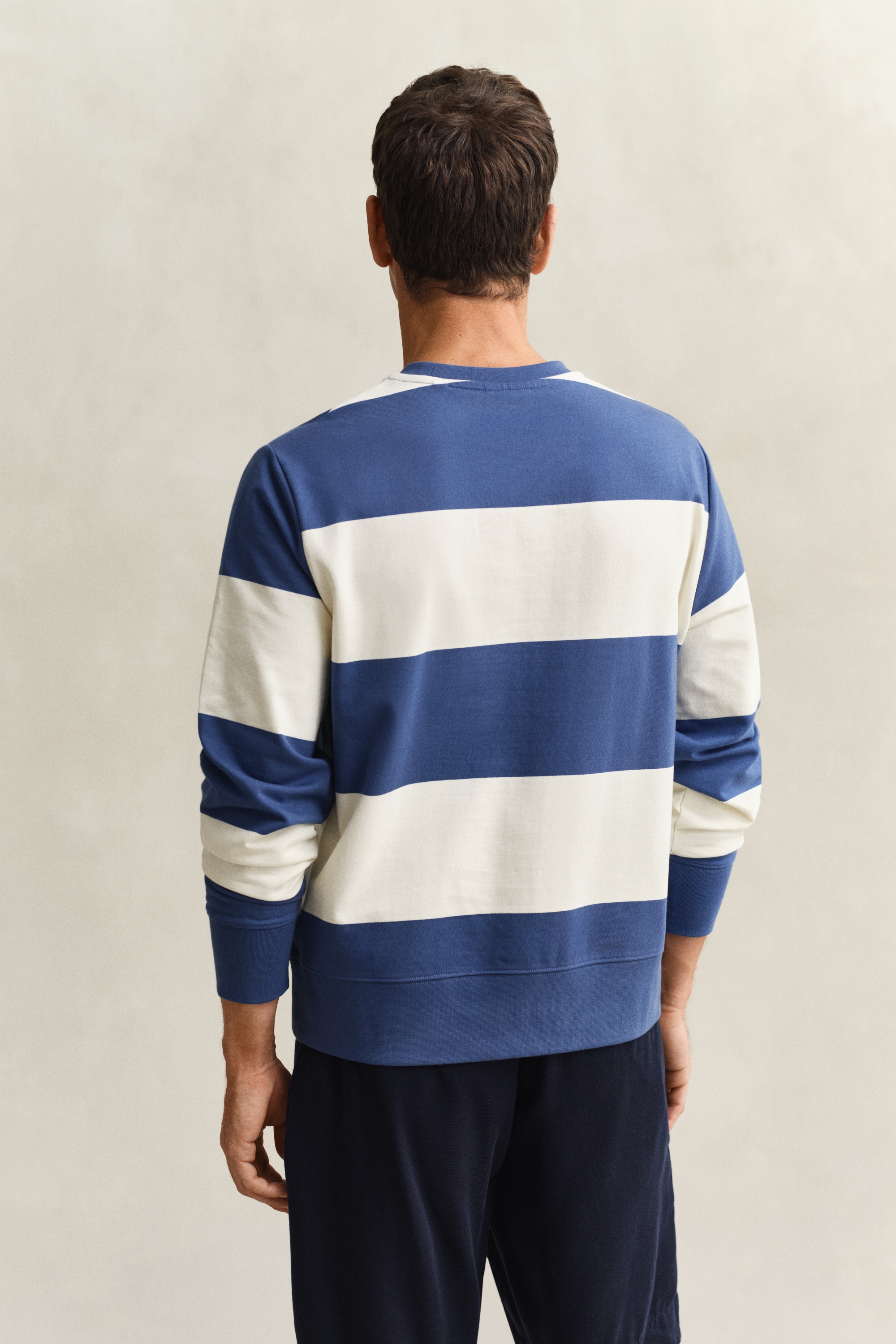 Gant Sweatshirt »STRIPED C-NECK«, mit Rundhals und Logostickerei
