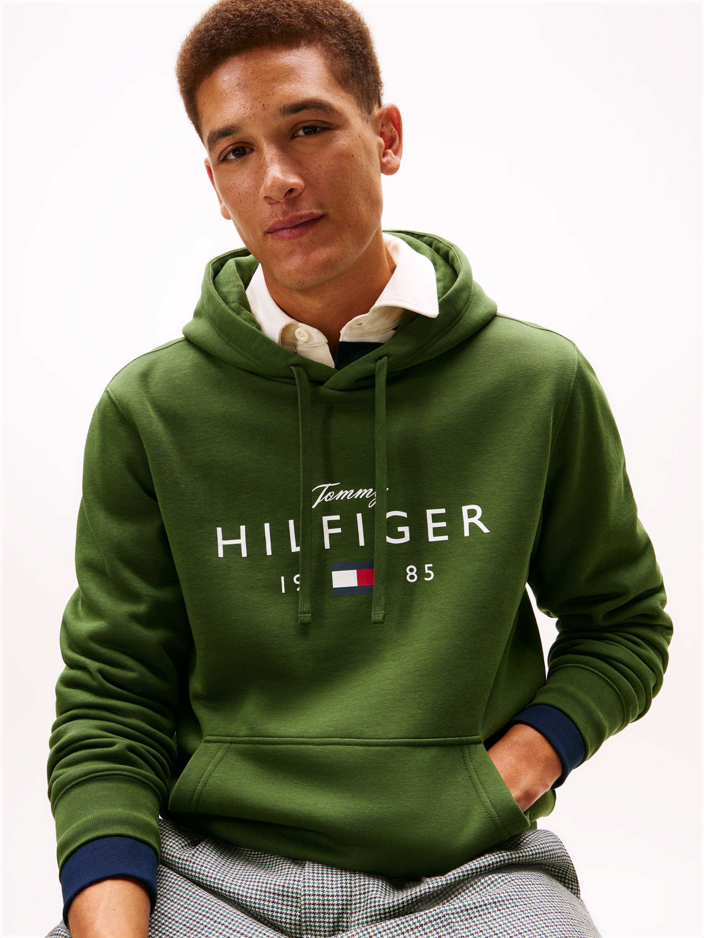 Tommy Hilfiger Hoodie »BRAND LOVE BIG HILFIGER«, mit Logo-Grafik, normale Passform
