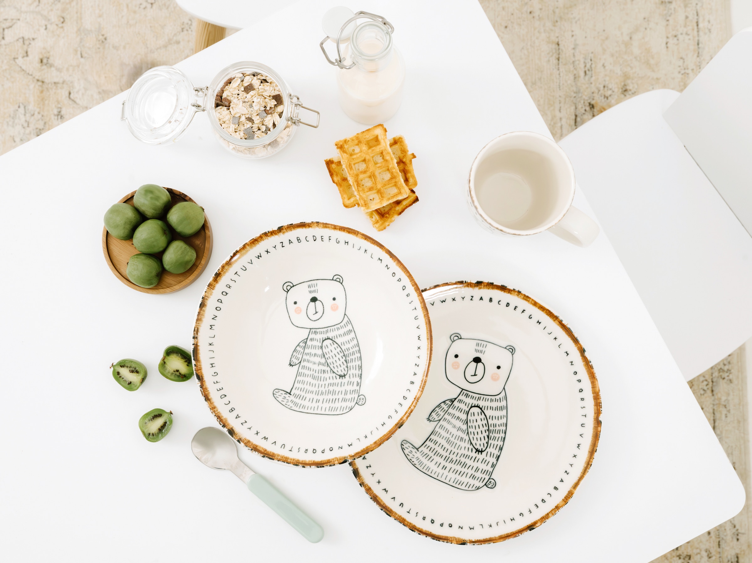 CreaTable Kindergeschirr-Set »Freunde des Waldes Bär, Kinder Set 3-tlg.« Tiermotive, skandinavischer Stil, unregelmäßiger brauner Rand