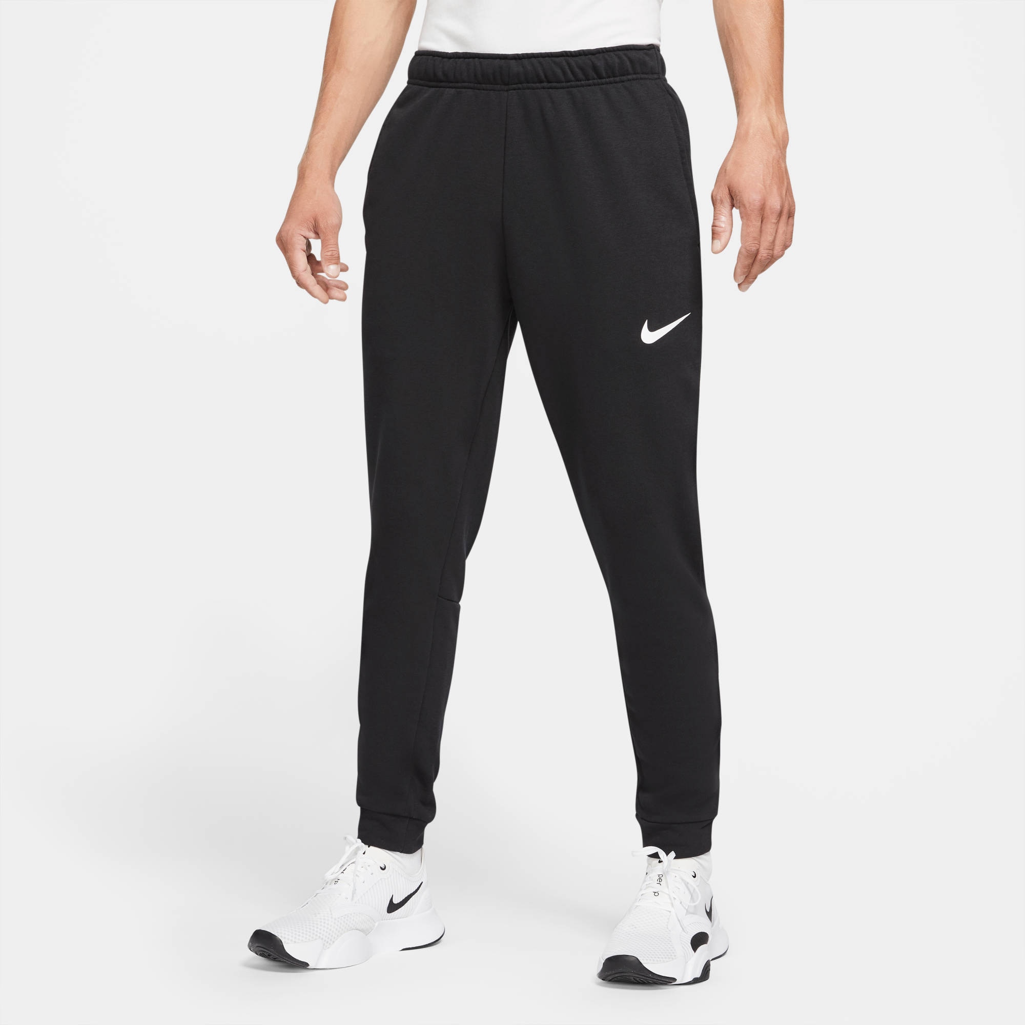 Nike Trainingshose »DRI-FIT MEN'S TAPERED TRAINING PANTS«
