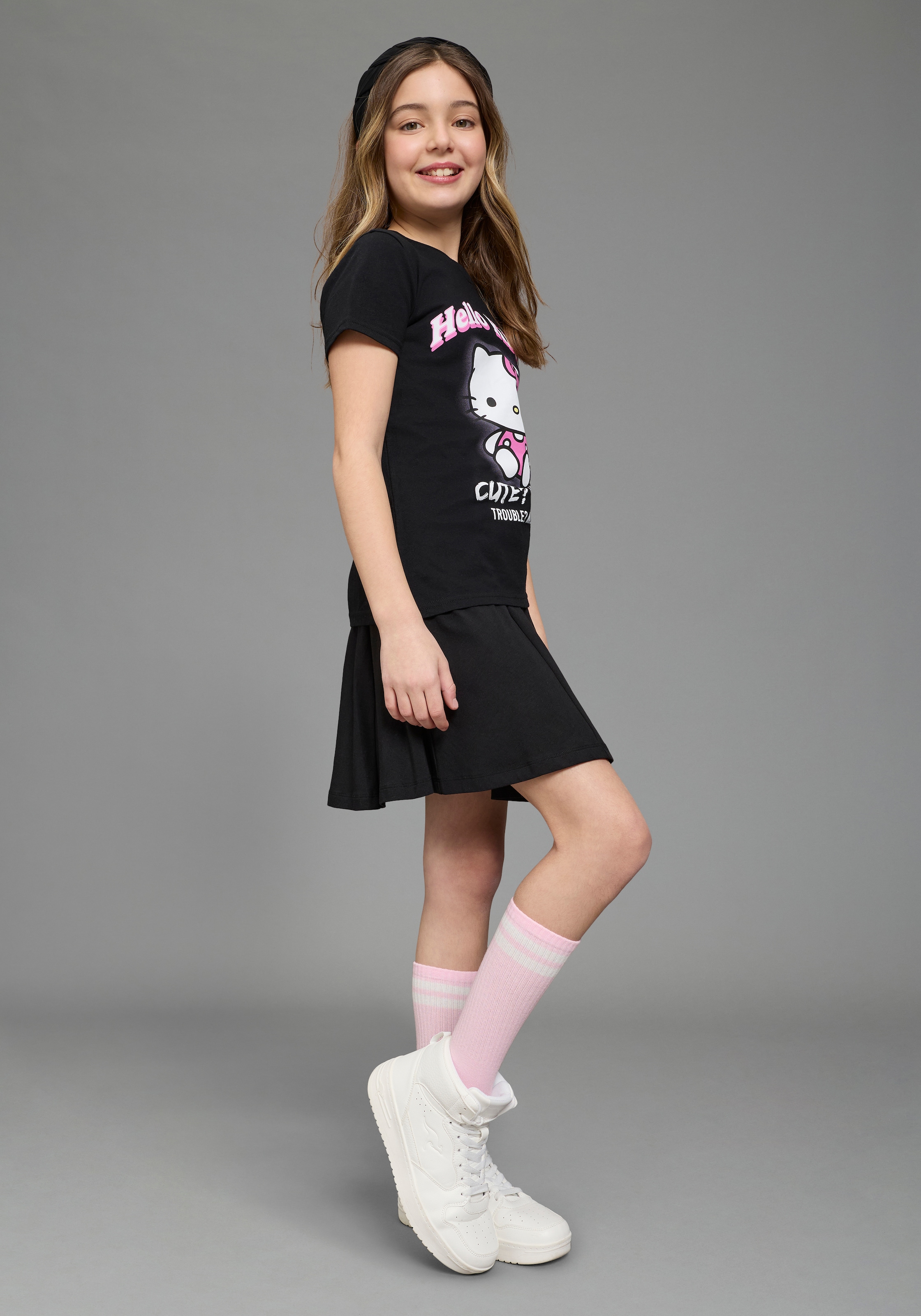 KIDSWORLD T-Shirt »HELLO KITTY T-Shirt: Cute?« Kurzarm, Rundhalsausschnitt, bedruckt, normale Länge