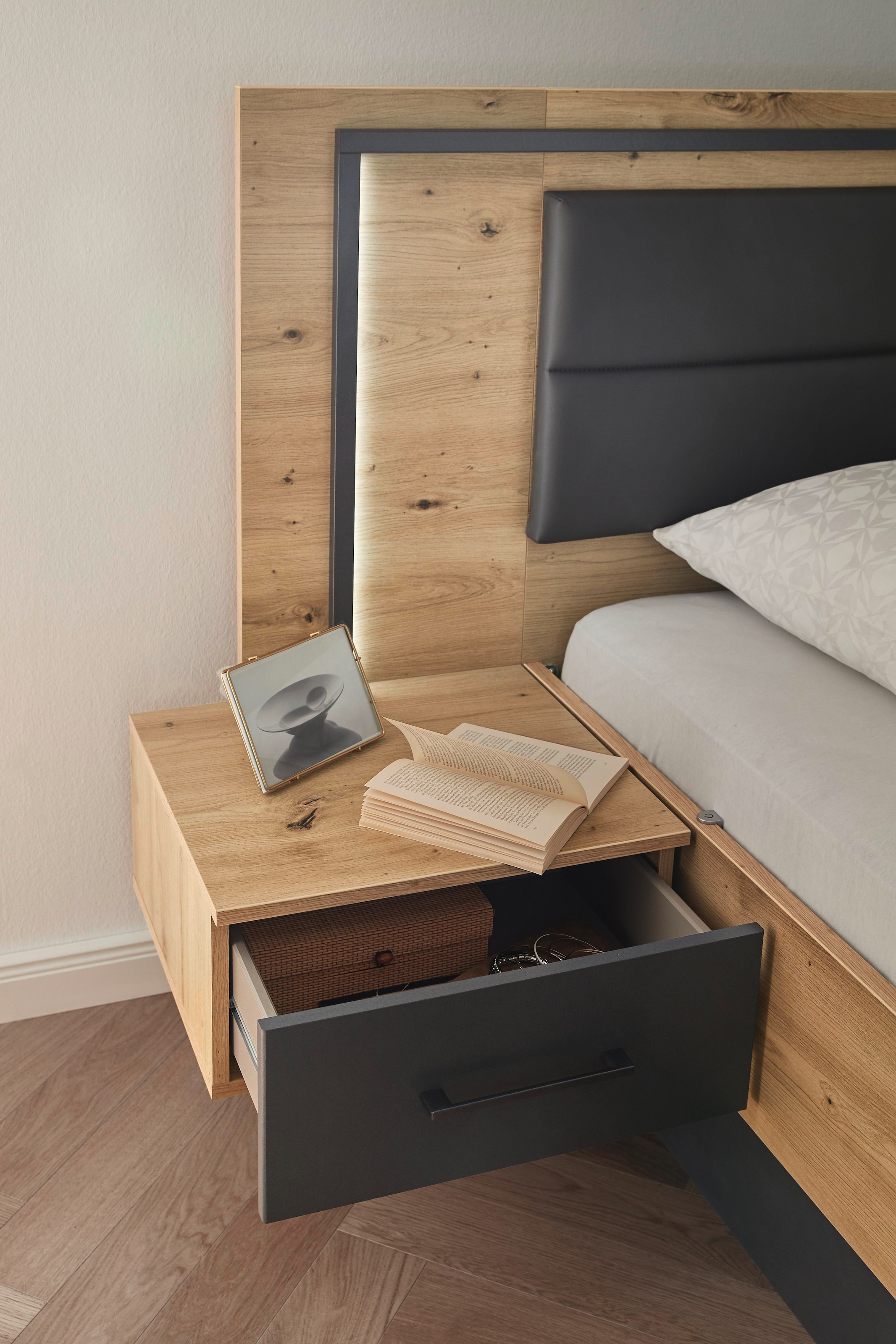 rauch Bettanlage »Bett Doppelbett Komortbett BILBAO-EXTRA« Set, Liegefläche 160x200 oder 180x200 cm, 3 tlg. tlg. Polster-Kopfteil in Lederoptik basalt, mit Beleuchtung MADE IN GERMANY