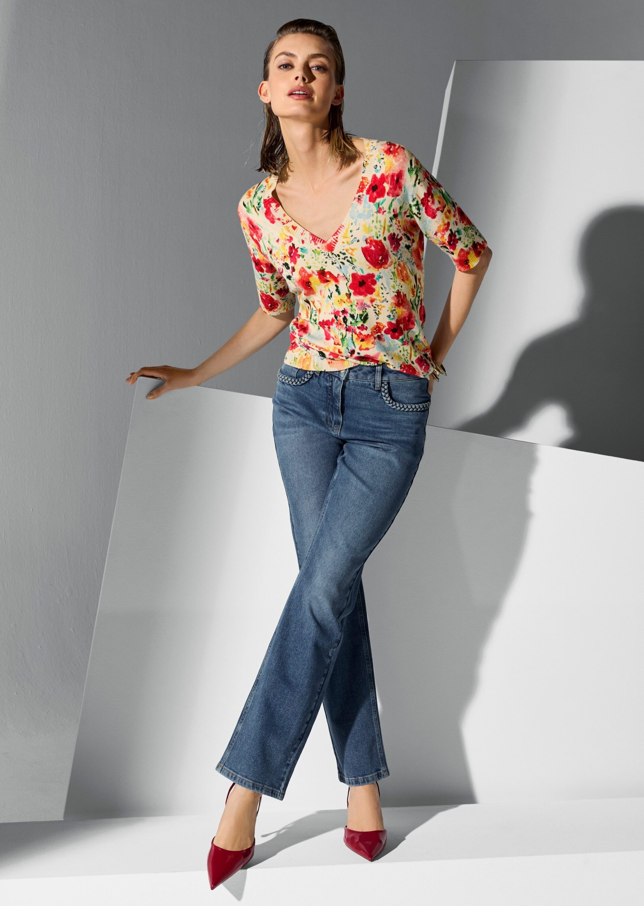 MADELEINE Longpullover »Viskosepullover Druckpullover mit floralem Muster«