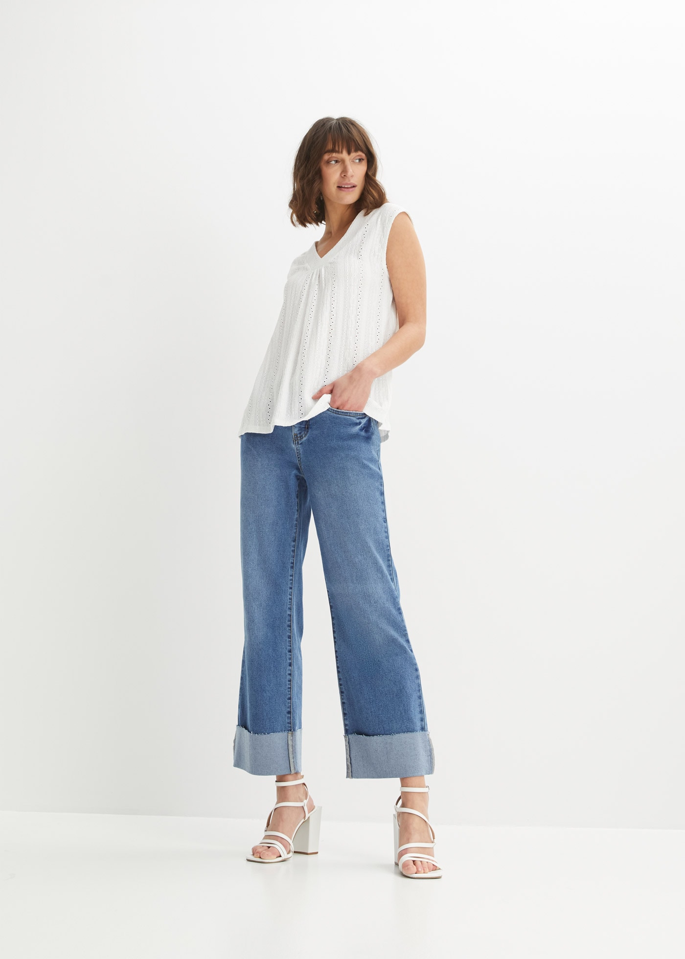 bonprix Blusentop 1 bequeme Passform, ohne Ärmel, mit Lochstickerei