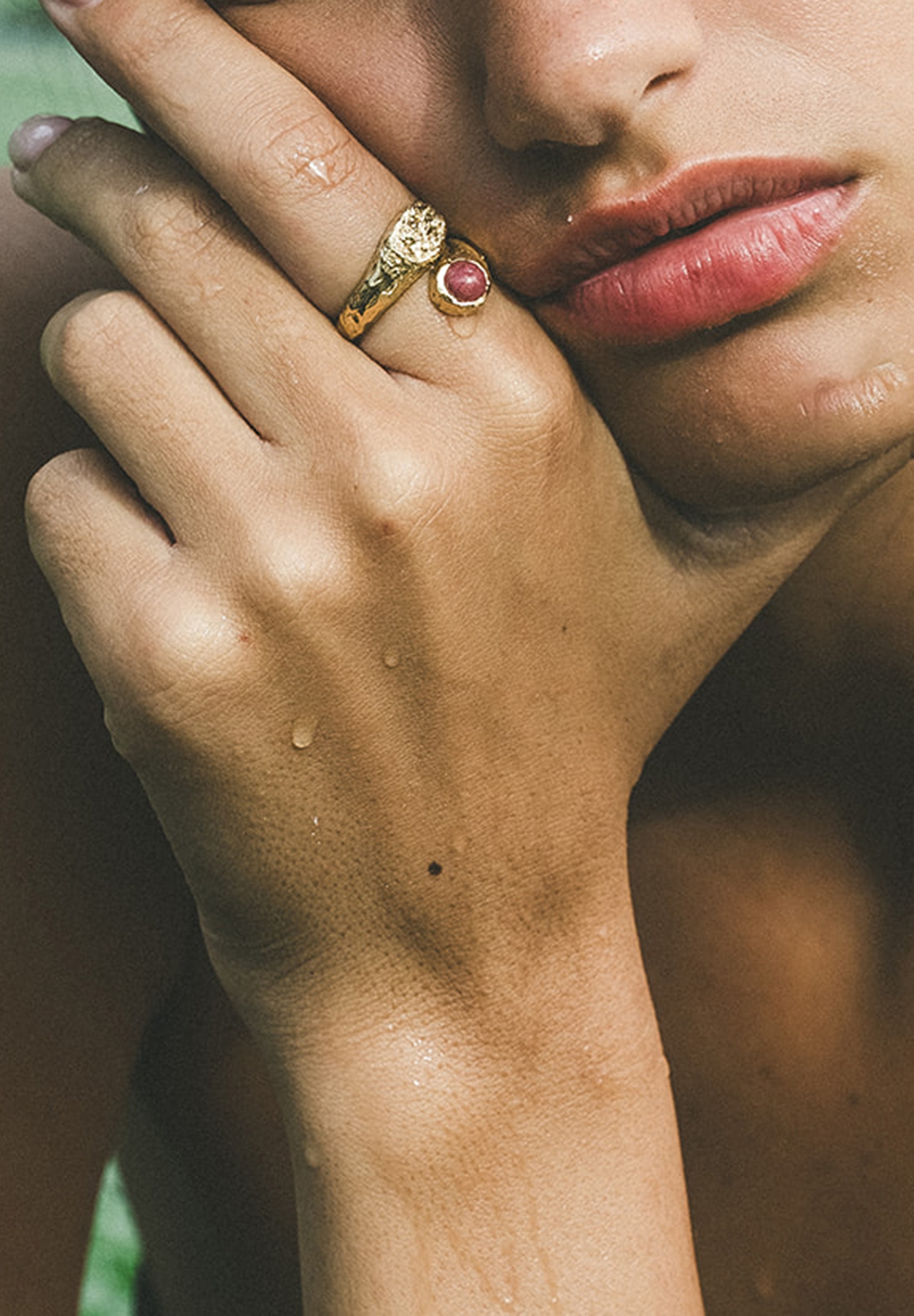 HAZE & GLORY Silberring »Ring Onyx Rot 925 Sterling Silber vergoldet - Sunkissed«