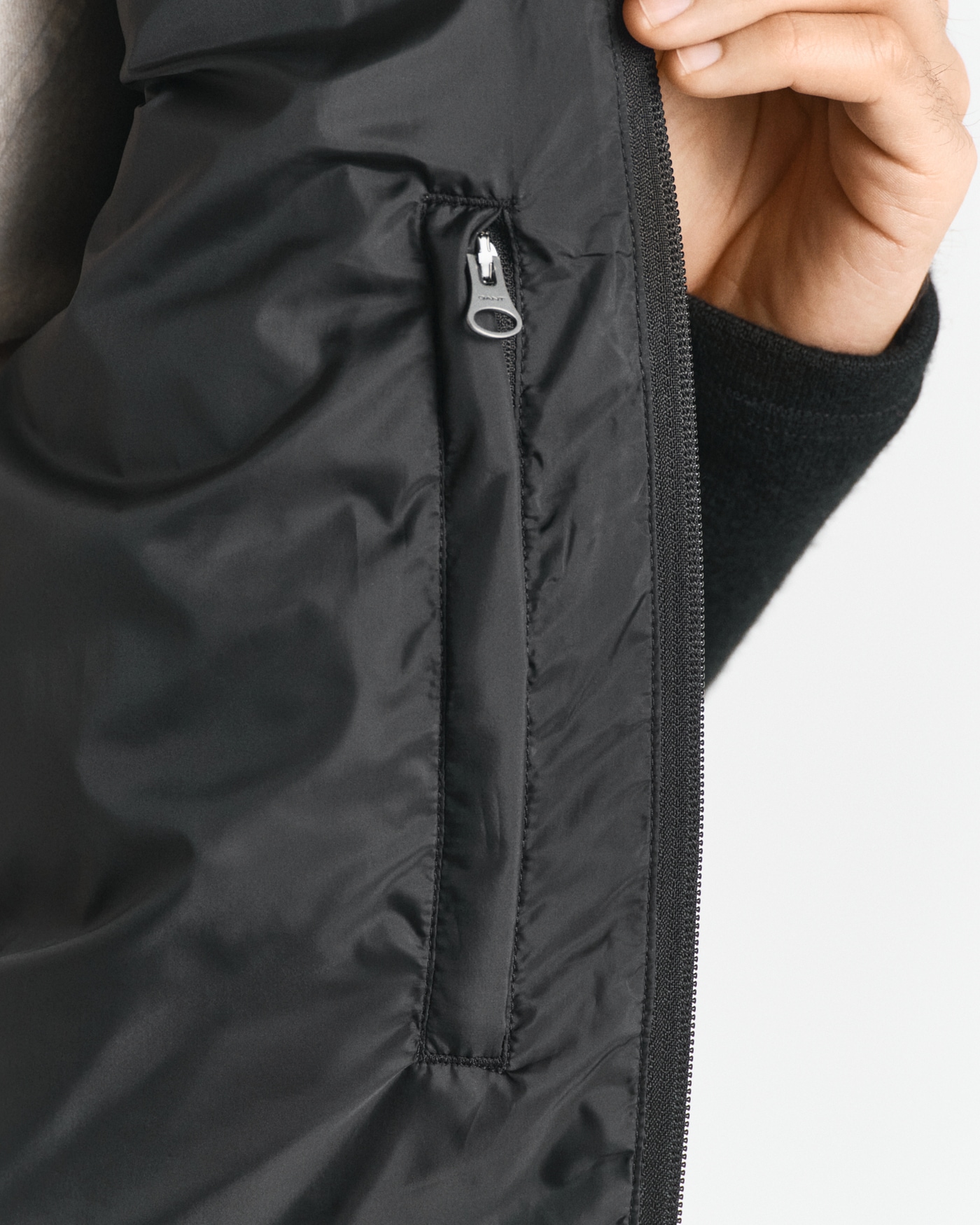 Gant Steppjacke »MIXED MEDIA« Ärmel aus Strick, regular fit, Stehkragen