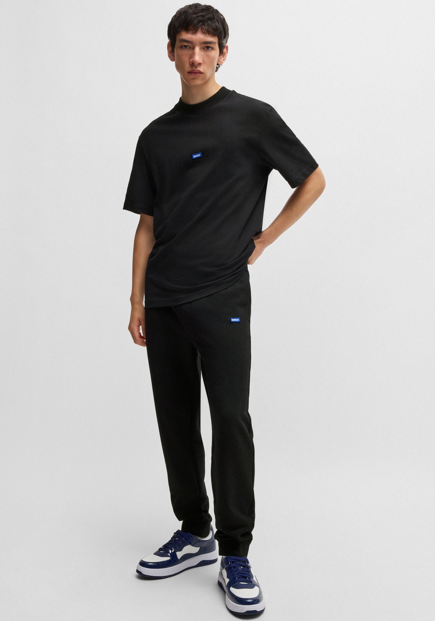 HUGO Blue T-Shirt »Nieros«, mit Logo-Patch
