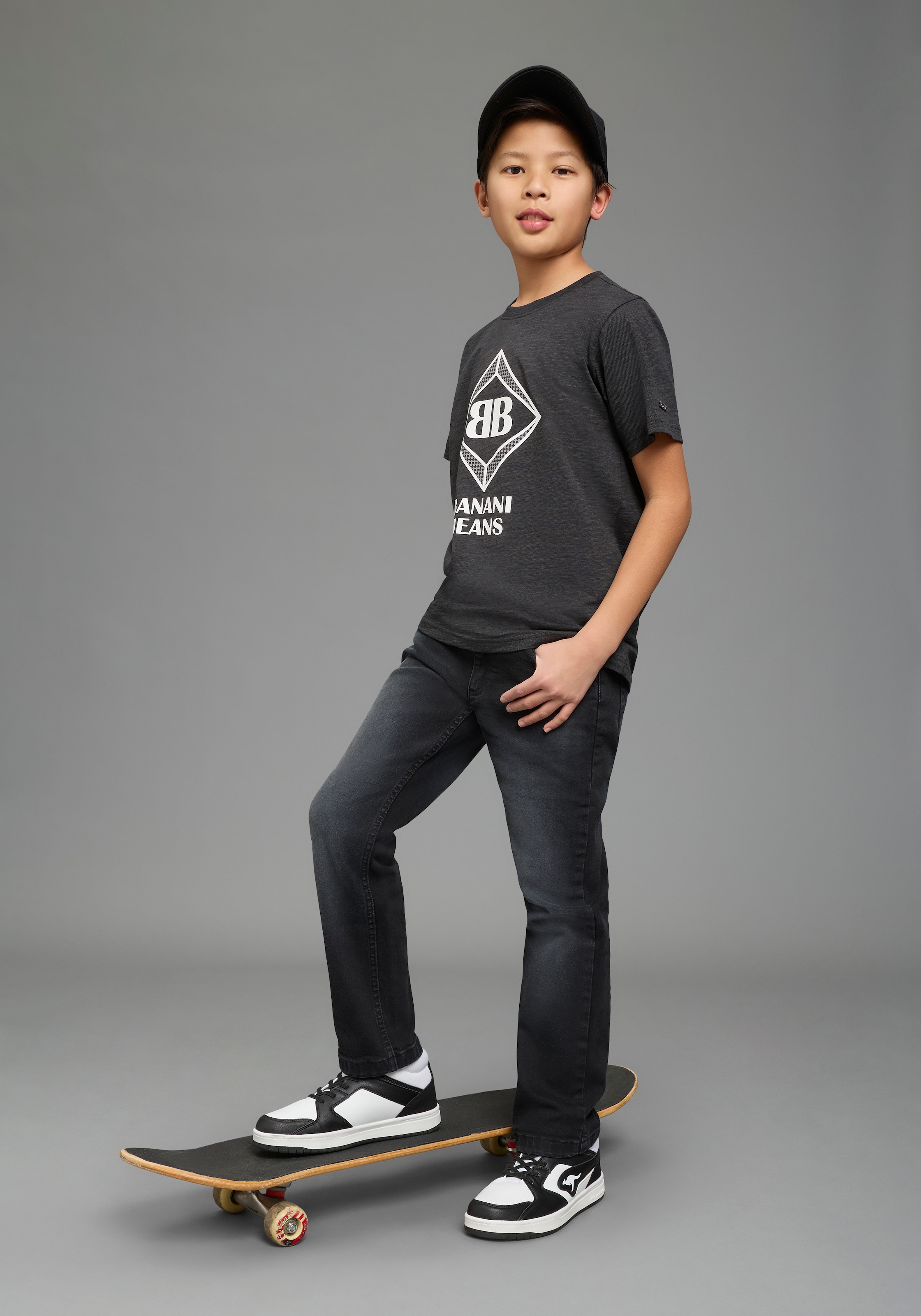 Bruno Banani Straight-Jeans für Jungen, normal hohe Leibhöhe, mit Stickerei