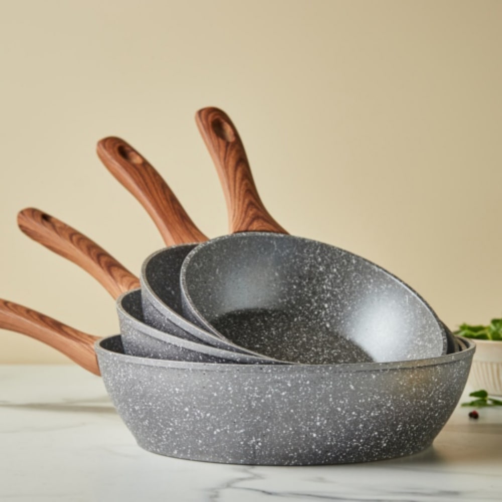 RESTO Kitchenware Bratpfanne »Aquila, tiefe Schmorpfanne langlebig und spülmaschinenfest«, Aluminium, (1 tlg.), mit ergonomischem weichem Griff in Holzoptik