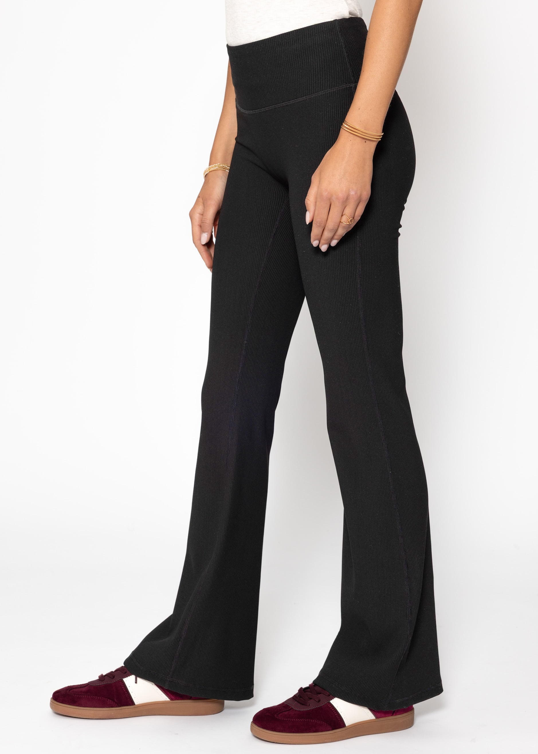 SASSYCLASSY Leggings »Flare Leggings mit Rippstruktur«  Figurbetonte High Waist Damen Leggings in Flare-Stil mit Rippstruktur