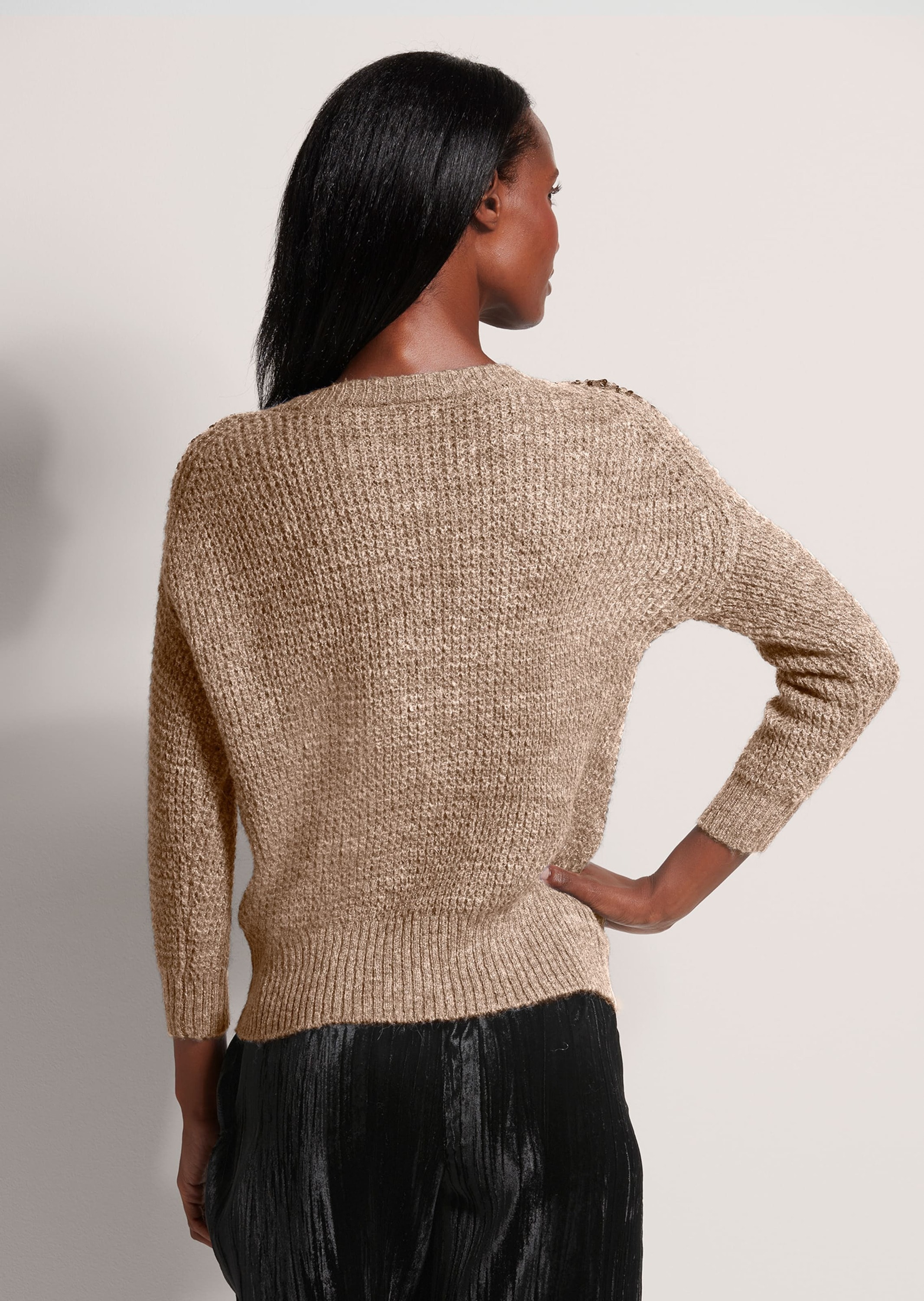 MADELEINE Longpullover »Pullover Rundhals-Pullover mit Pailletten und Schmuckperlen«