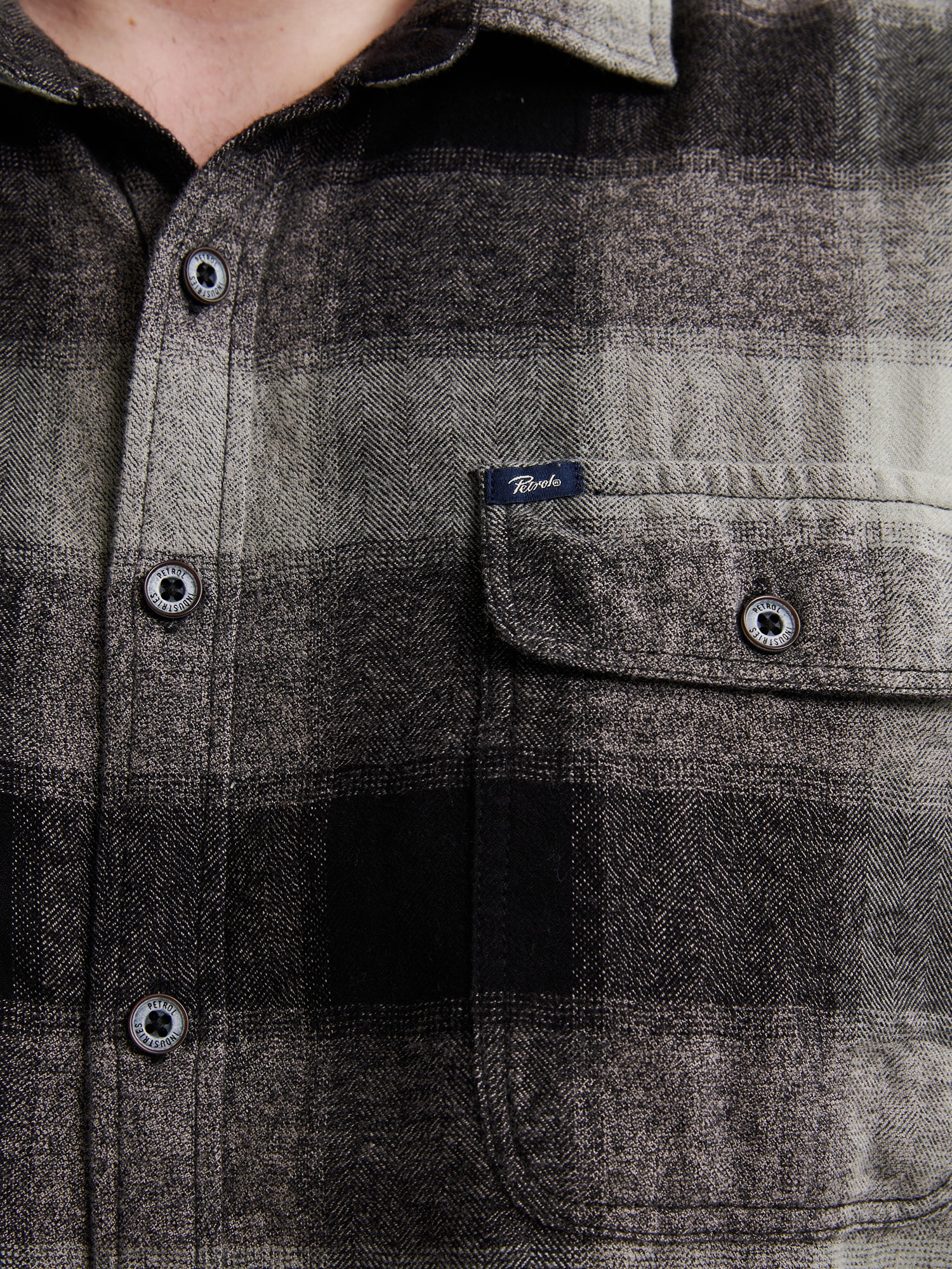 Petrol Industries Langarmhemd mit Brust Taschen