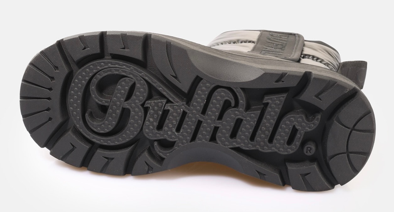 Buffalo Winterboots »OLYMPIA VELBOOT QUILT VEGAN«  Snowboots, Schneestiefelette, Plateauboots mit Logoschriftzug