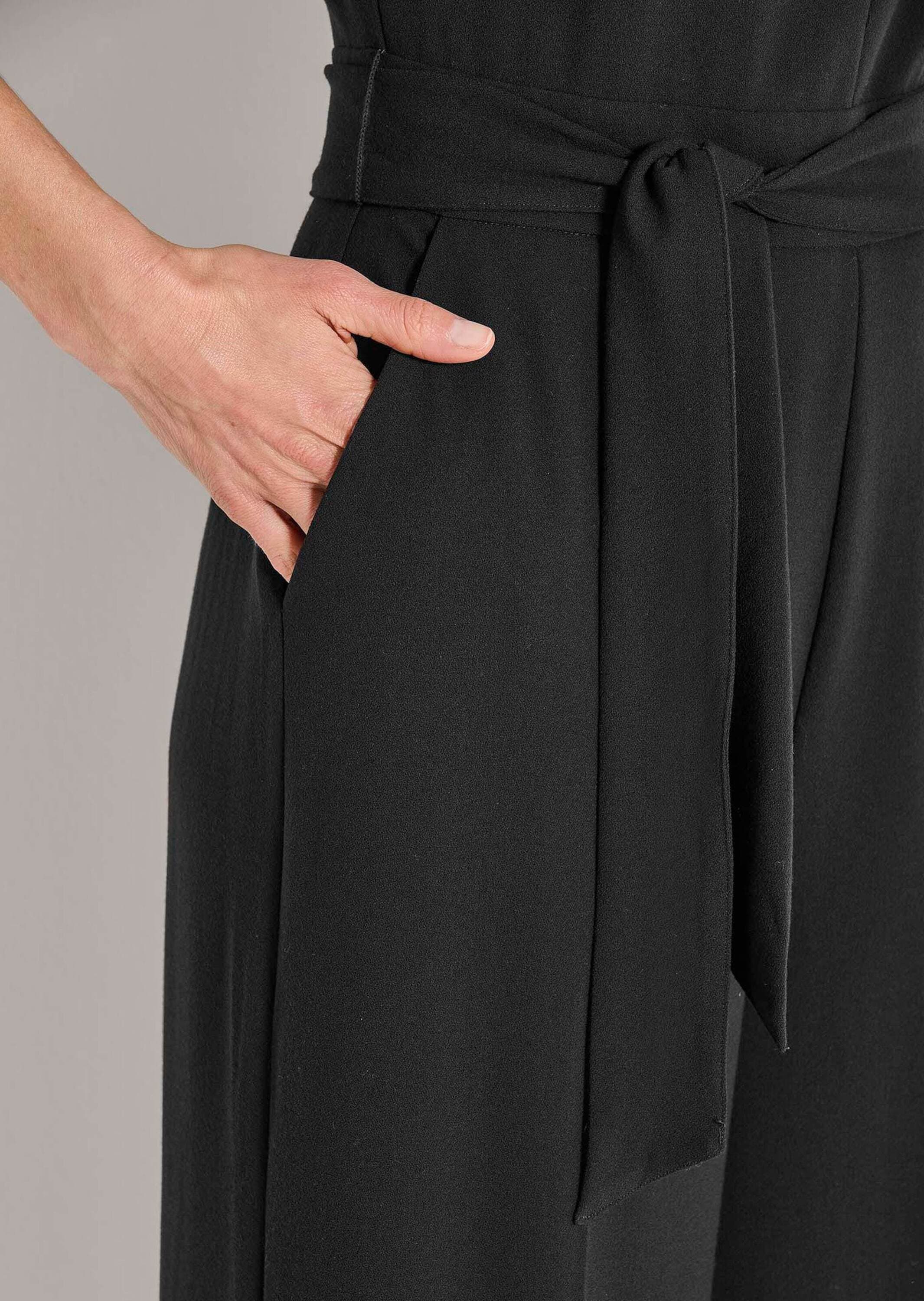 MADELEINE Overall »Overall Eleganter Jumpsuit mit Stehkragen«