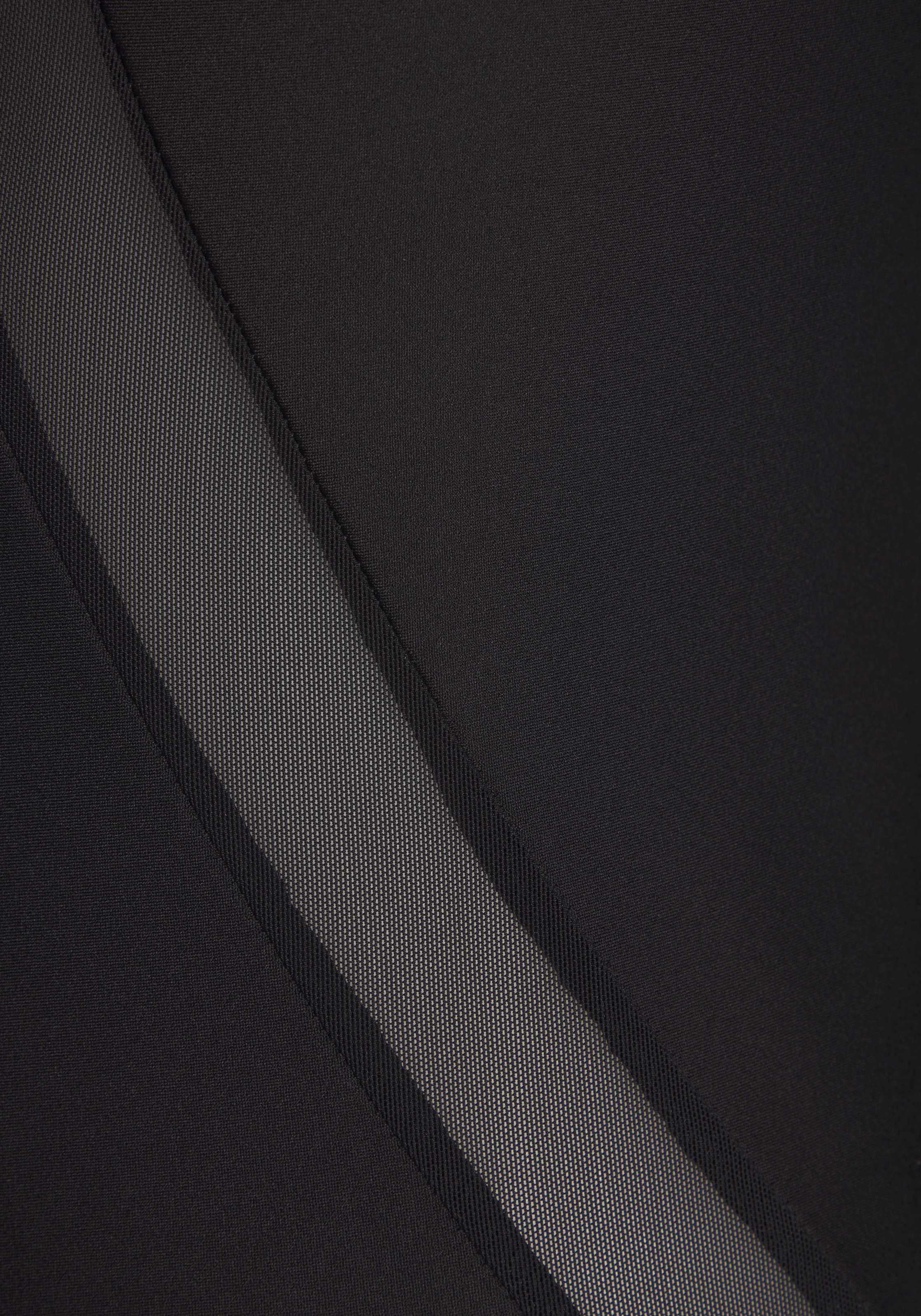 LASCANA ACTIVE Sporttop mit Mesh-Einsatz und gekreuzte Träger im Rücken