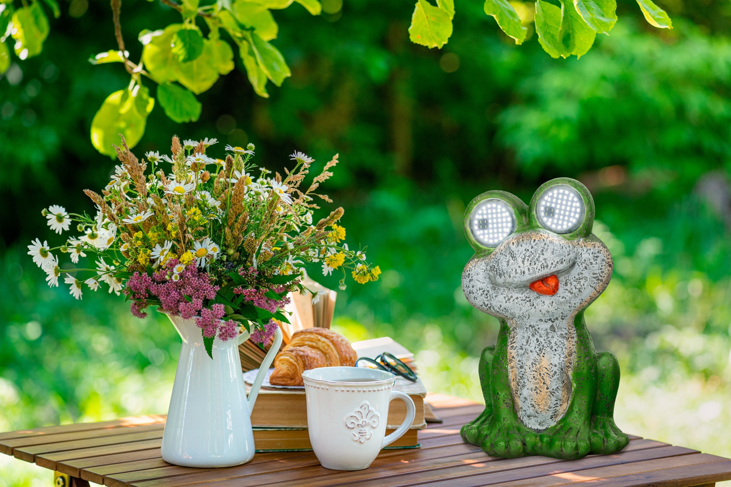 näve LED Solarleuchte »Froggel« LED-Modul 1 Stk. Warmweiß Froschfigur, animierte LED Augen mit Bewegungseffekt, H: 19cm, grün