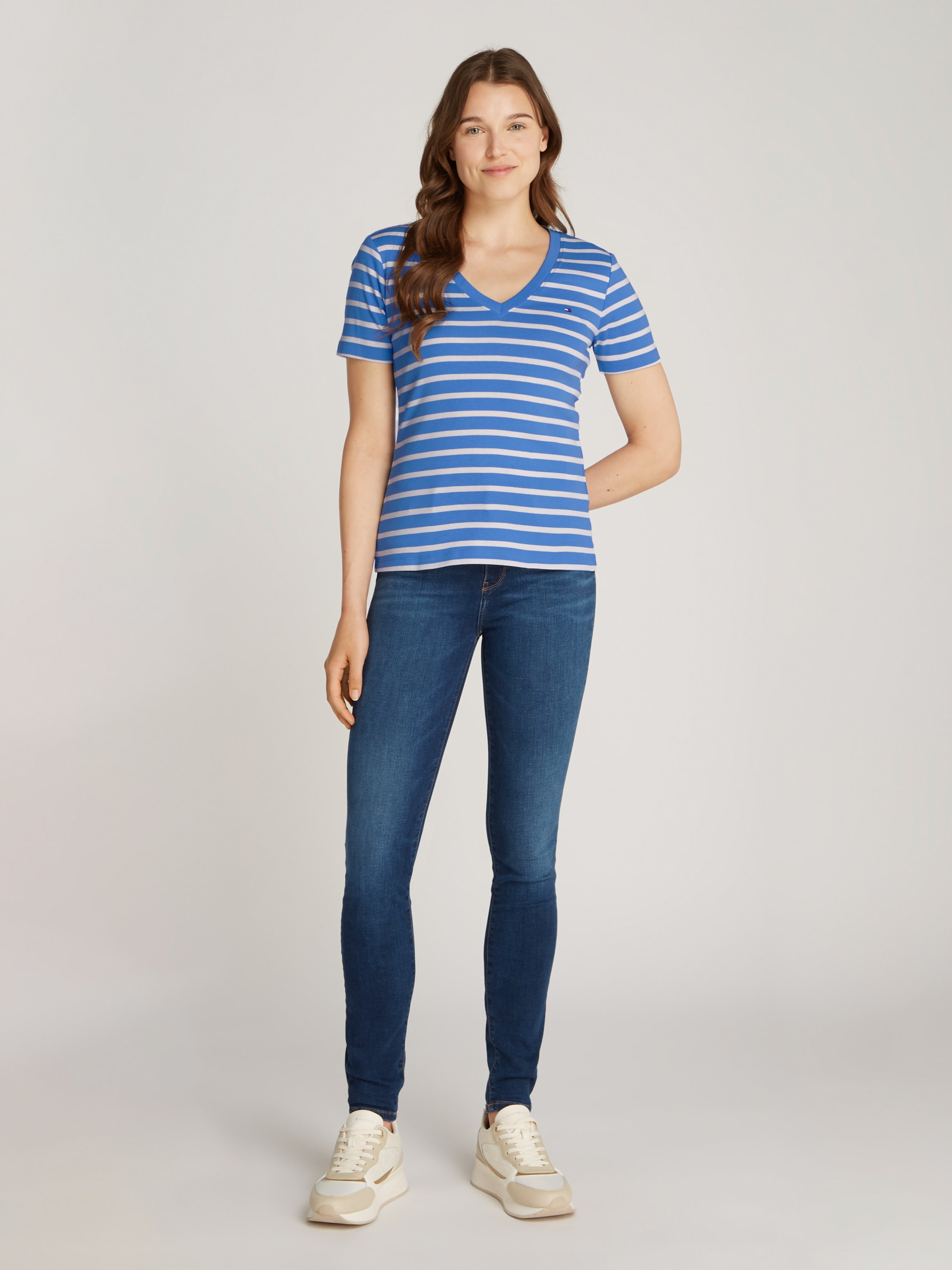 Tommy Hilfiger T-Shirt »CODY, Slim Fit«, mit V-Ausschnitt