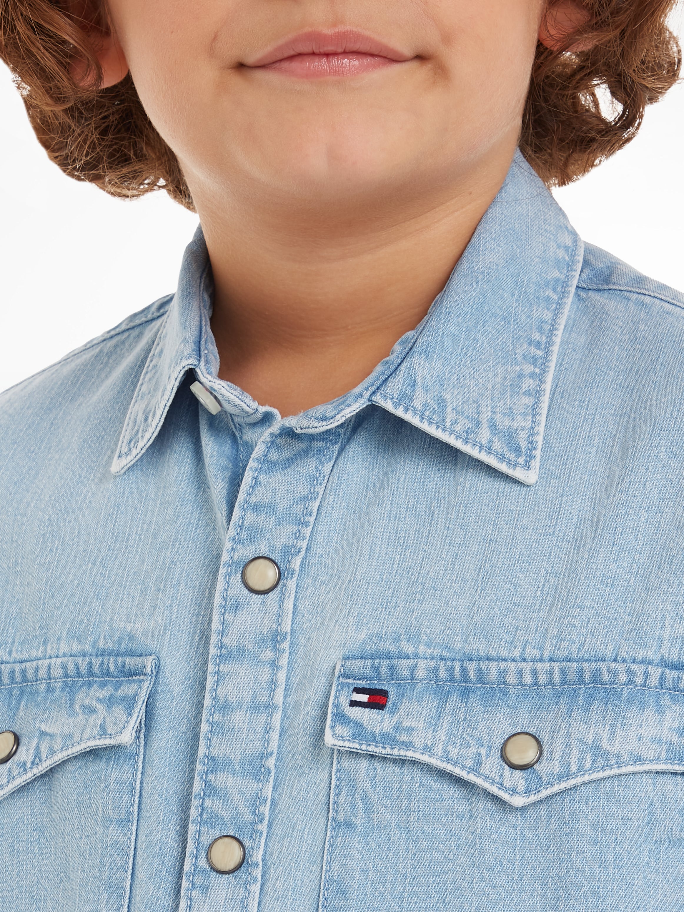 Tommy Hilfiger Langarmhemd »DENIM SHIRT LS«, Kinder bis 16 Jahre mit Logostickerei