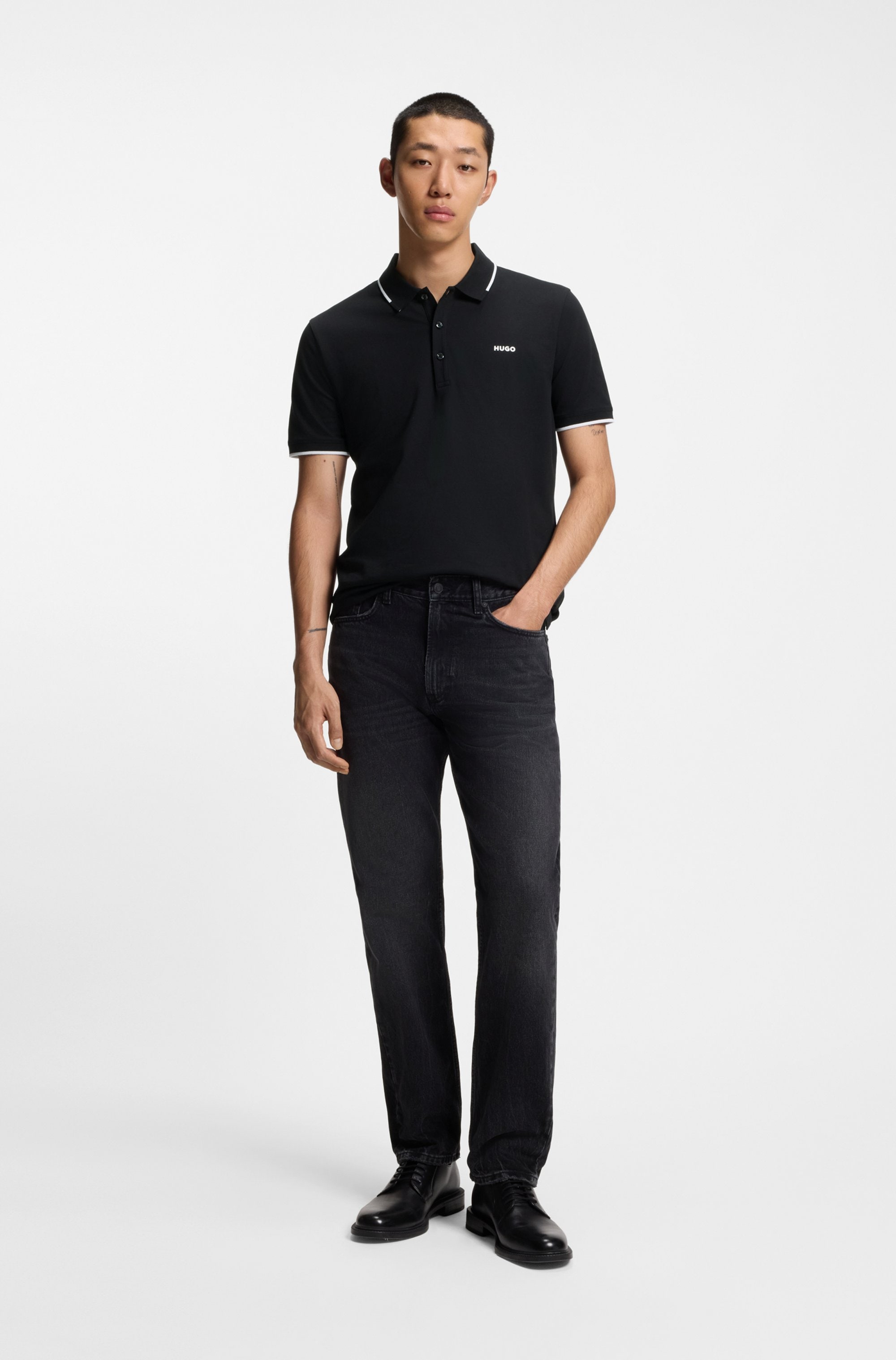 HUGO Poloshirt »Dinoso« Kragen mit kontrastfarbigem Streifen, Slim Fit, Logodruck