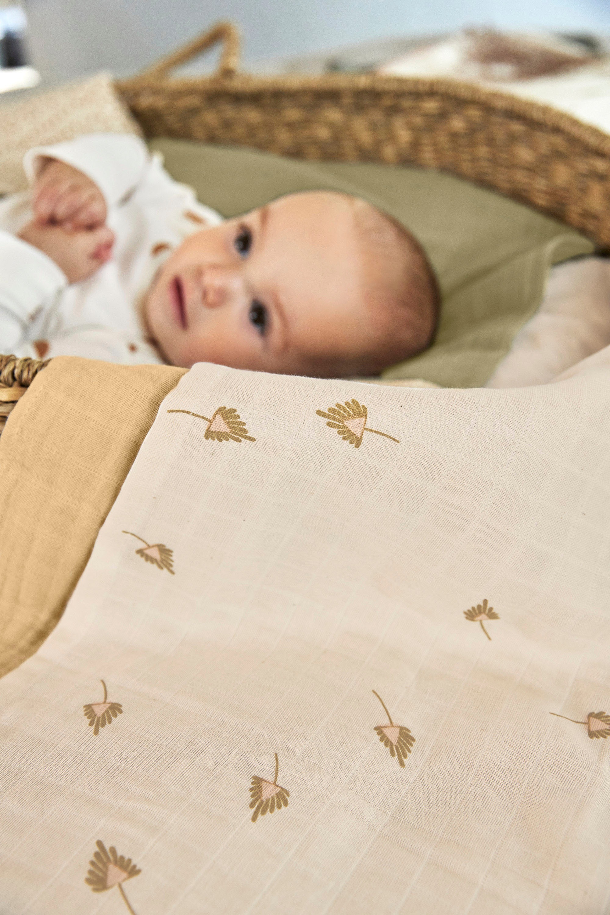 LÄSSIG Stoffwindeln »LÄSSIG X Raddis® Cotton, Einschlag- und Mulltuchset M, Curry«, (Set, 3 St.), mit wiederverwendbarem Baumwollbeutel
