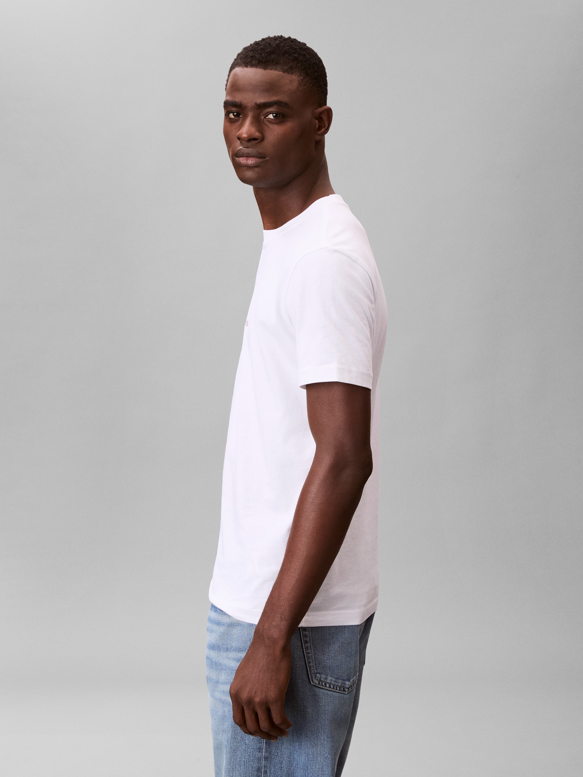 Calvin Klein Jeans T-Shirt Rundhalsausschnitt, Regular Fit, 2-farbiger Logoschriftzug