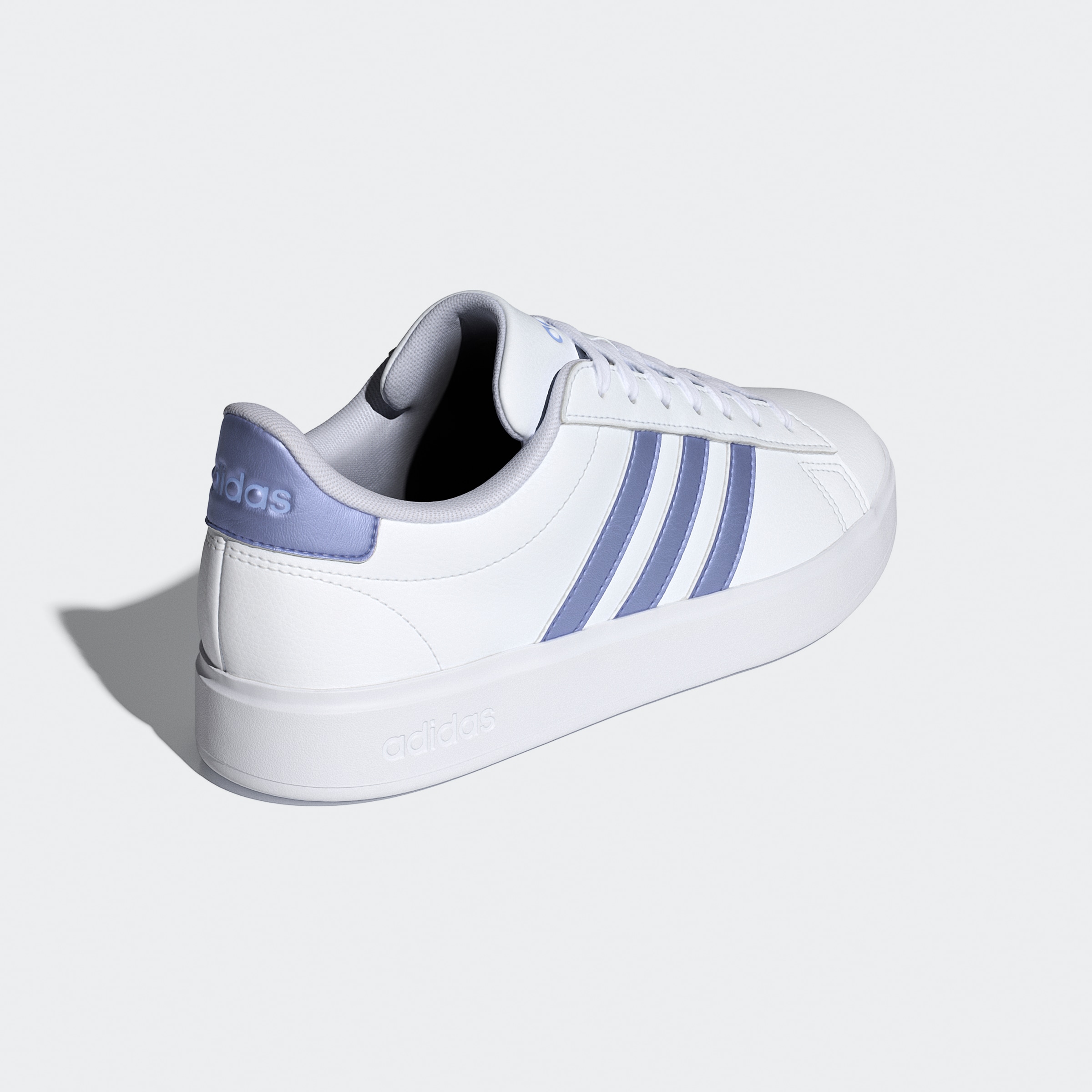 adidas Sportswear Sneaker »GRAND COURT CLOUDFOAM LIFESTYLE COURT COMFORT«, Design auf den Spuren des adidas Superstar