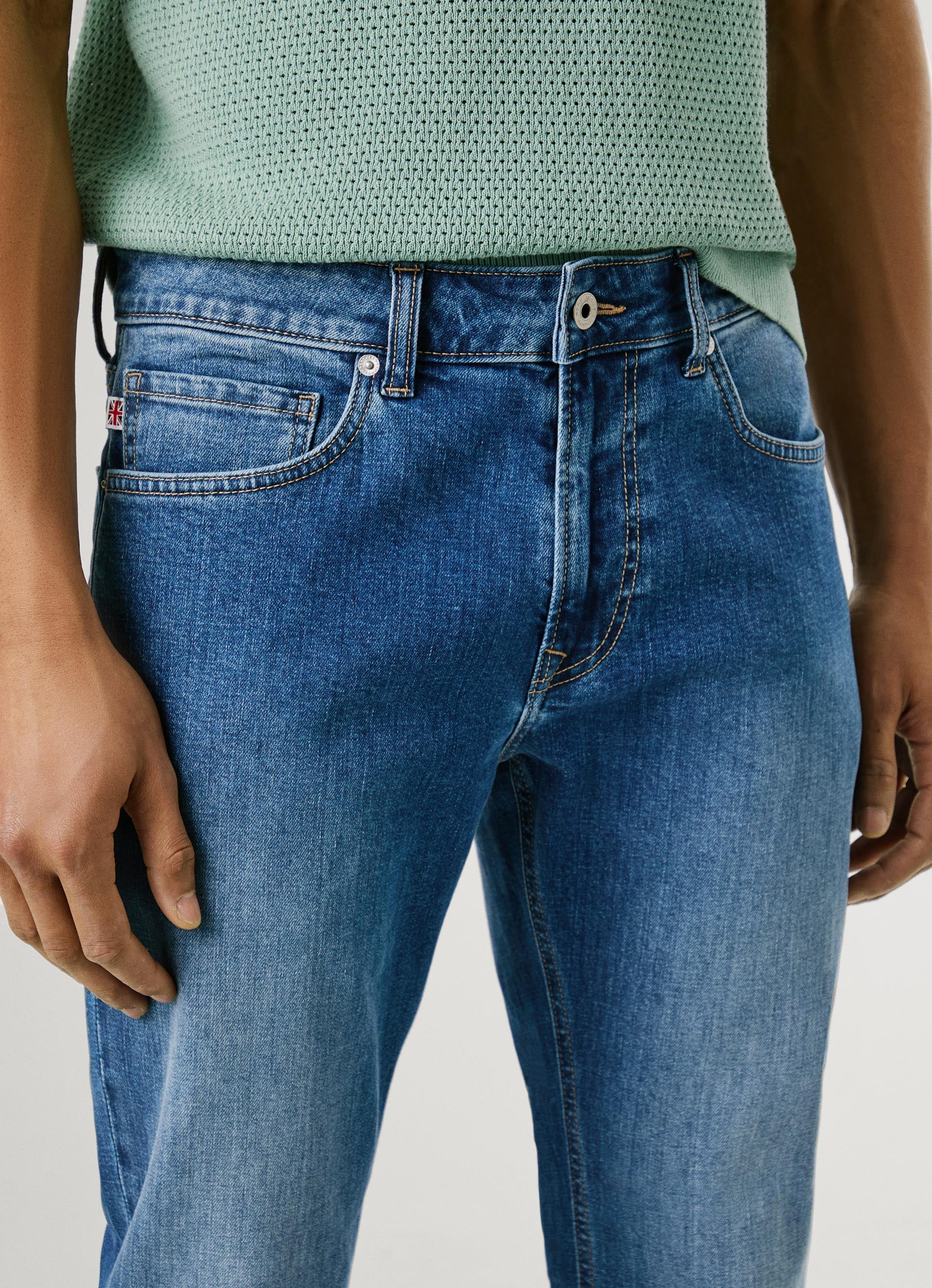 Pepe Jeans Tapered-fit-Jeans »TAPERED JEANS STANLEY«, Ziernähte an den Gesäßtaschen